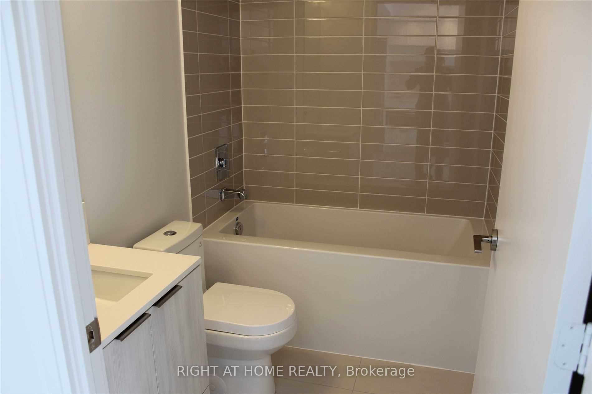181 Dundas Street E 4608 Property Photo 6