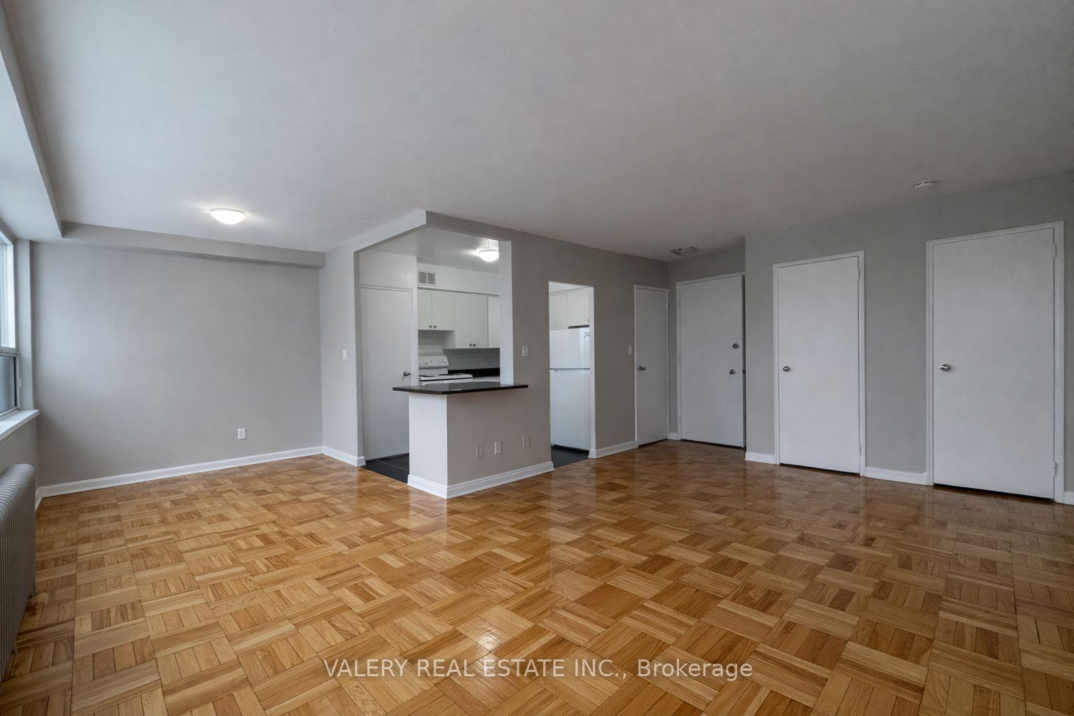 42 Thorncliffe Park Drive 107 Property Photo 4
