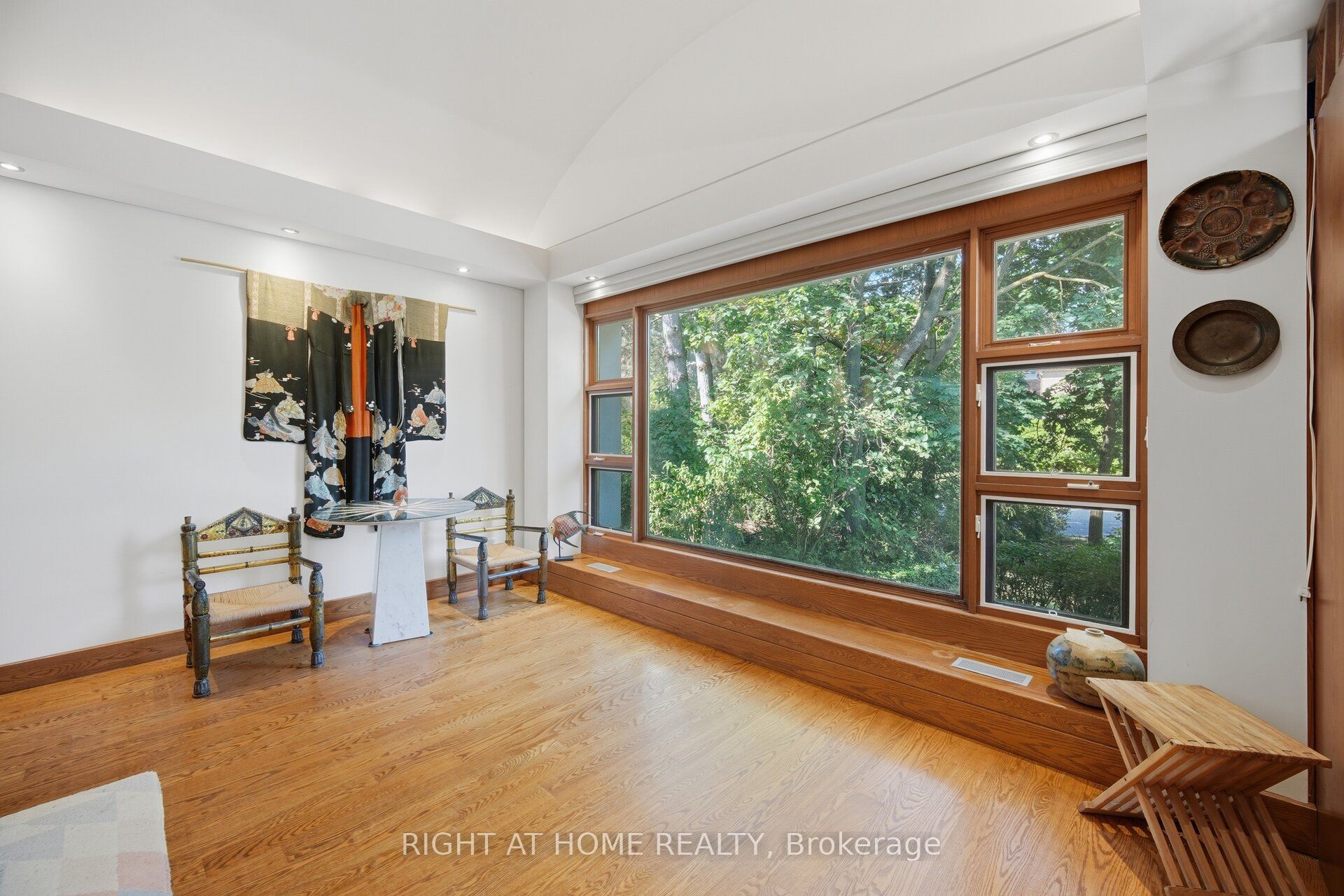 9 Saguenay Avenue Property Photo 9