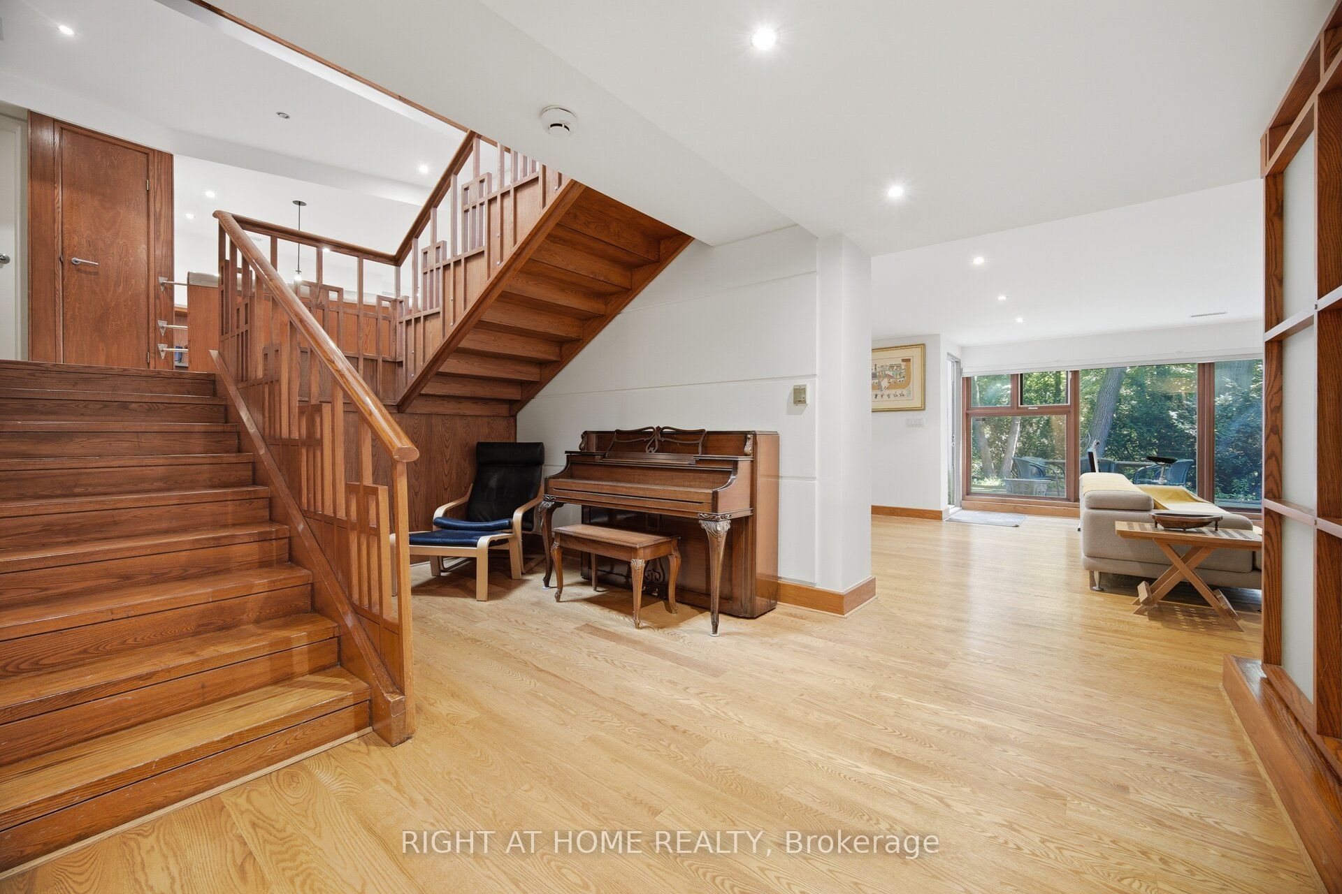 9 Saguenay Avenue Property Photo 31