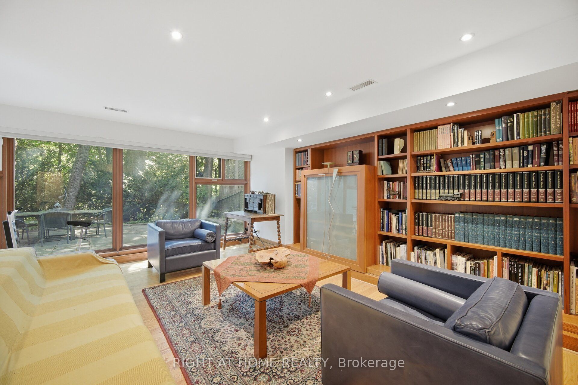 9 Saguenay Avenue Property Photo 37