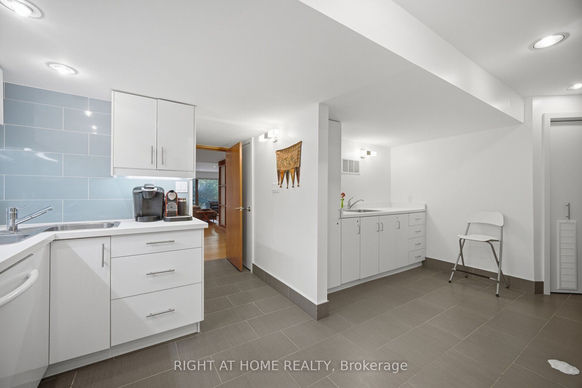 9 Saguenay Avenue Property Photo 44