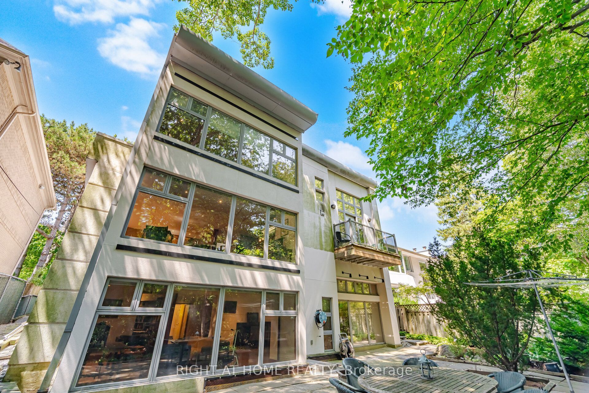 9 Saguenay Avenue Property Photo 48