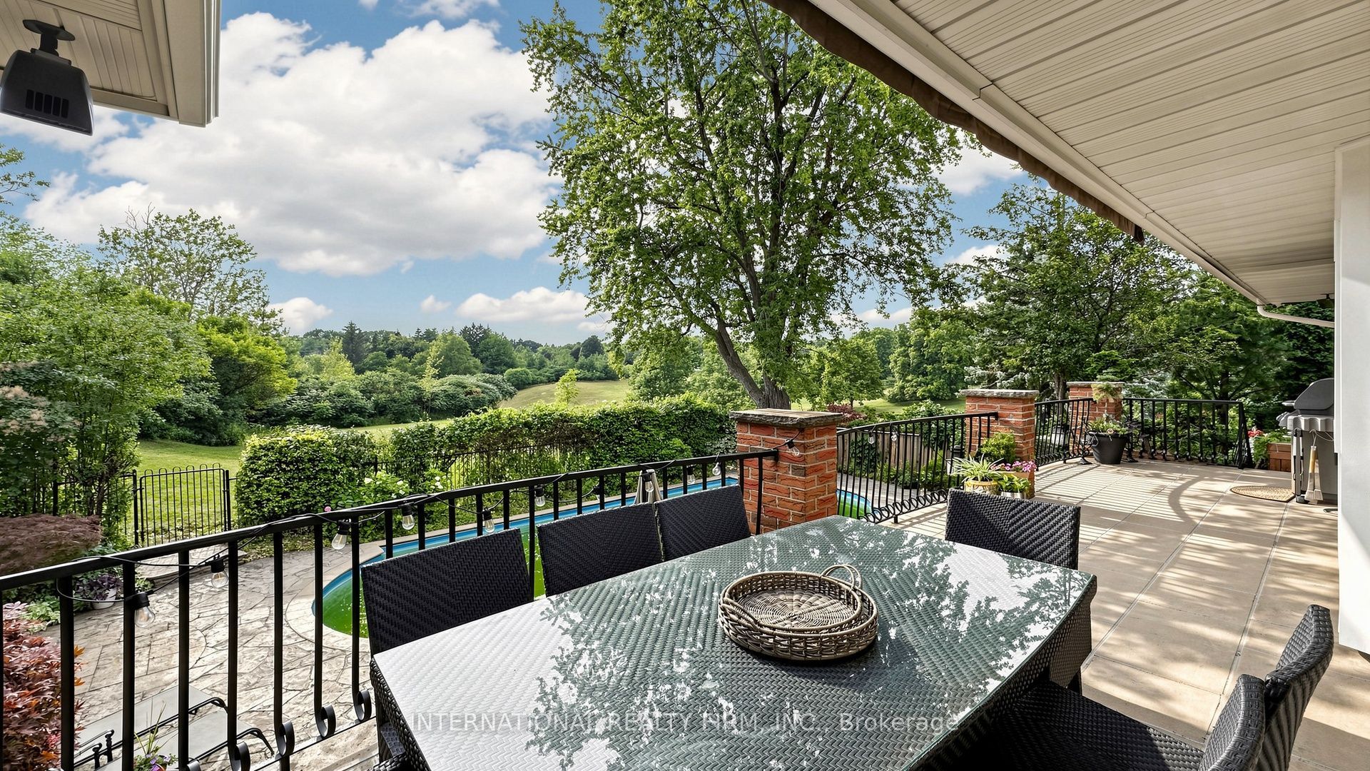 6 Penwood Crescent Property Photo 6