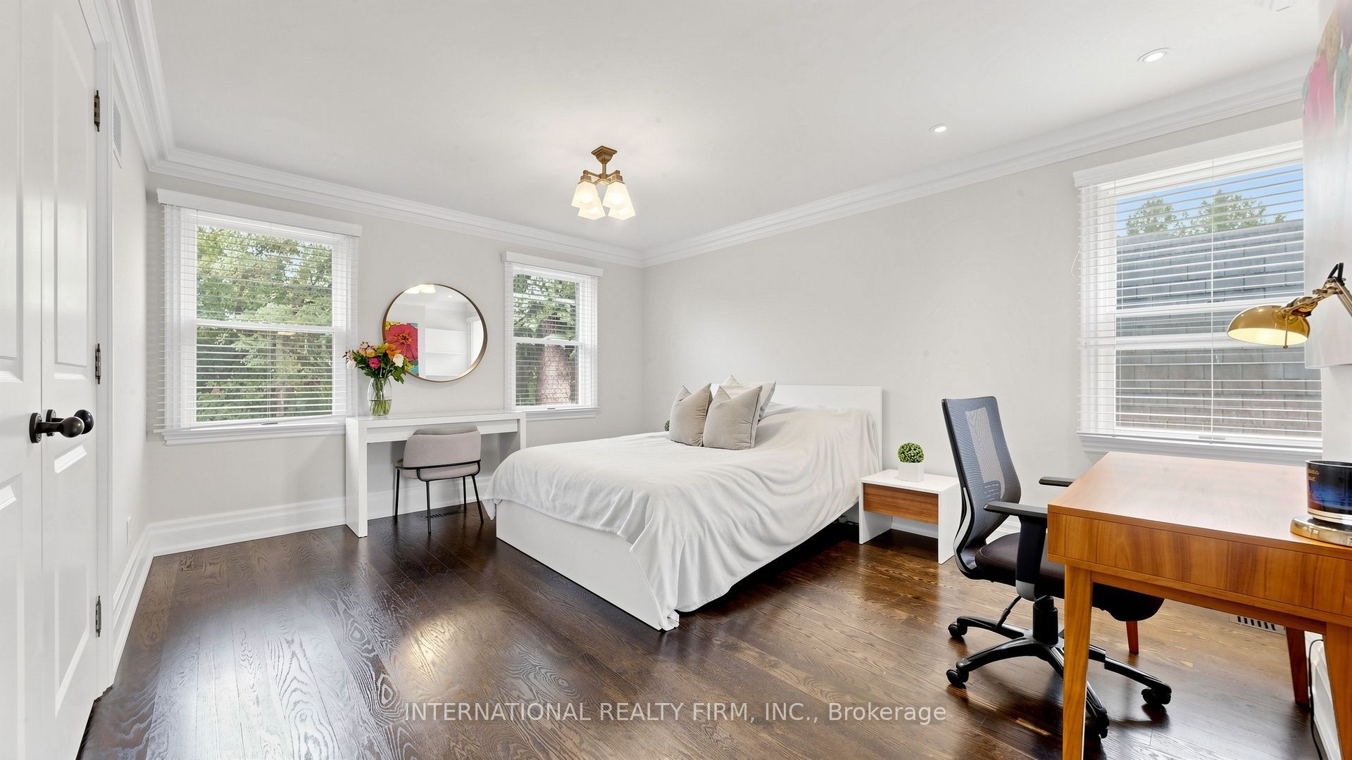 6 Penwood Crescent Property Photo 19