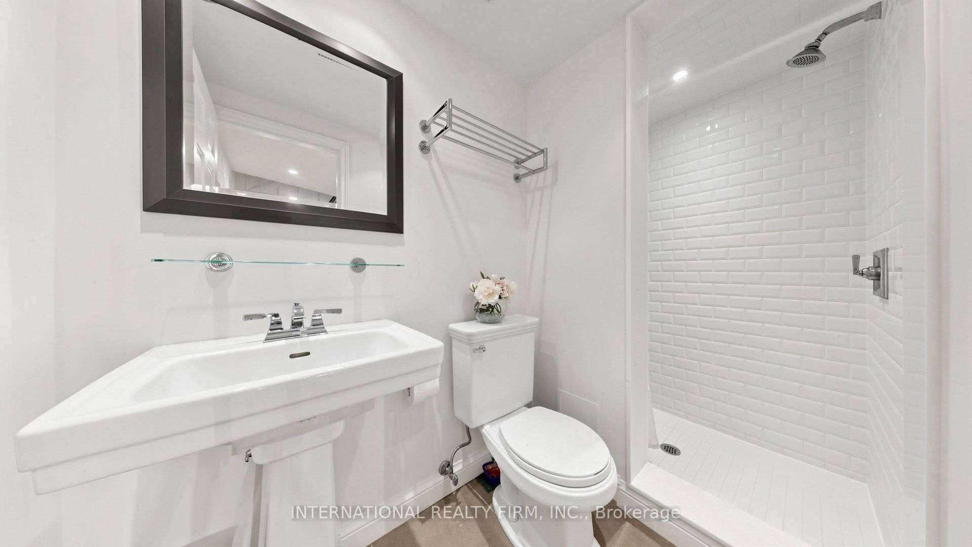6 Penwood Crescent Property Photo 27