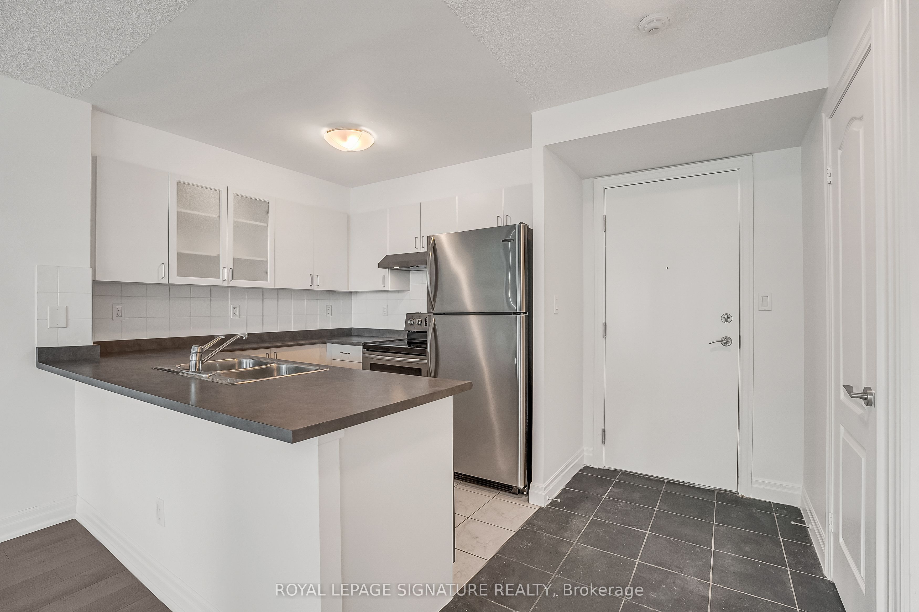 188 Doris Avenue 802 Property Photo 2