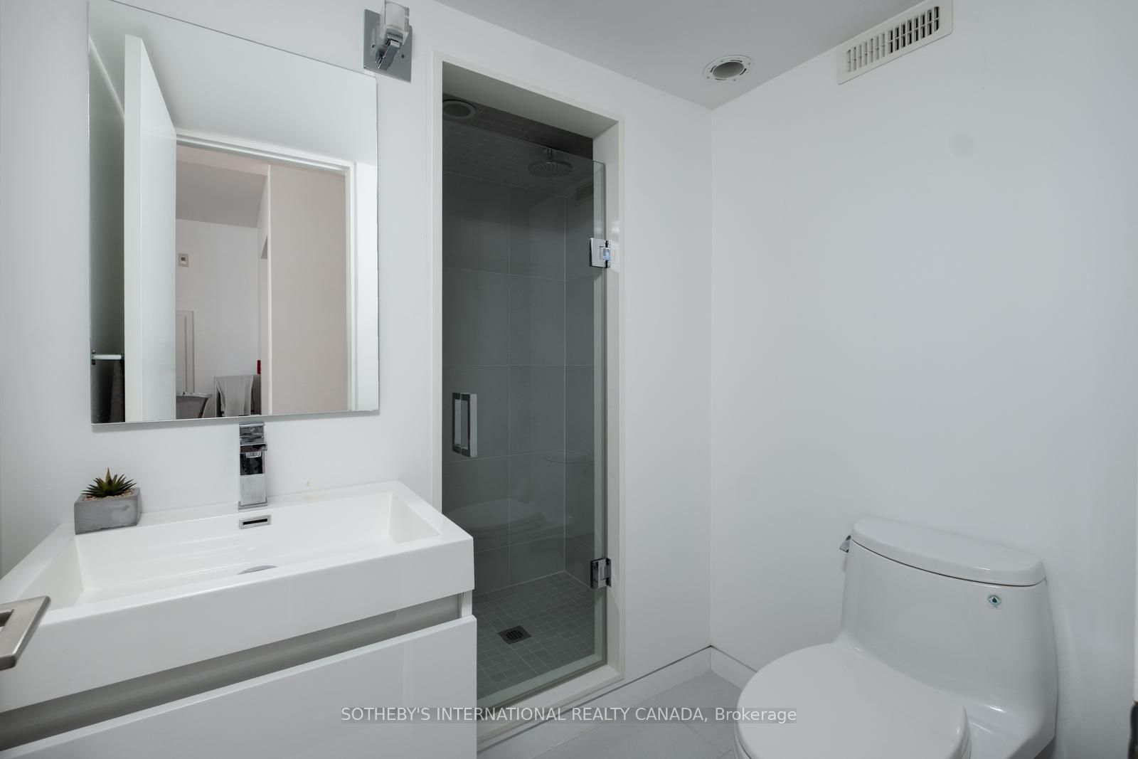 101 Scollard Street Second Floor Property Photo 17