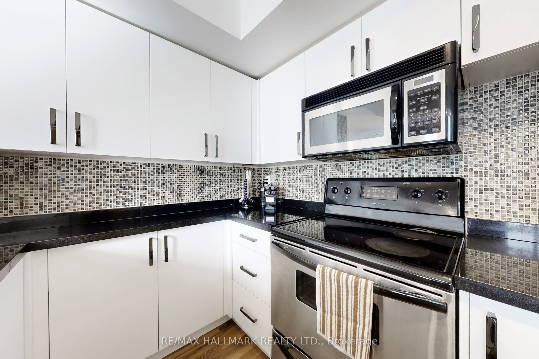 21 Earl Street 314 Property Photo 16
