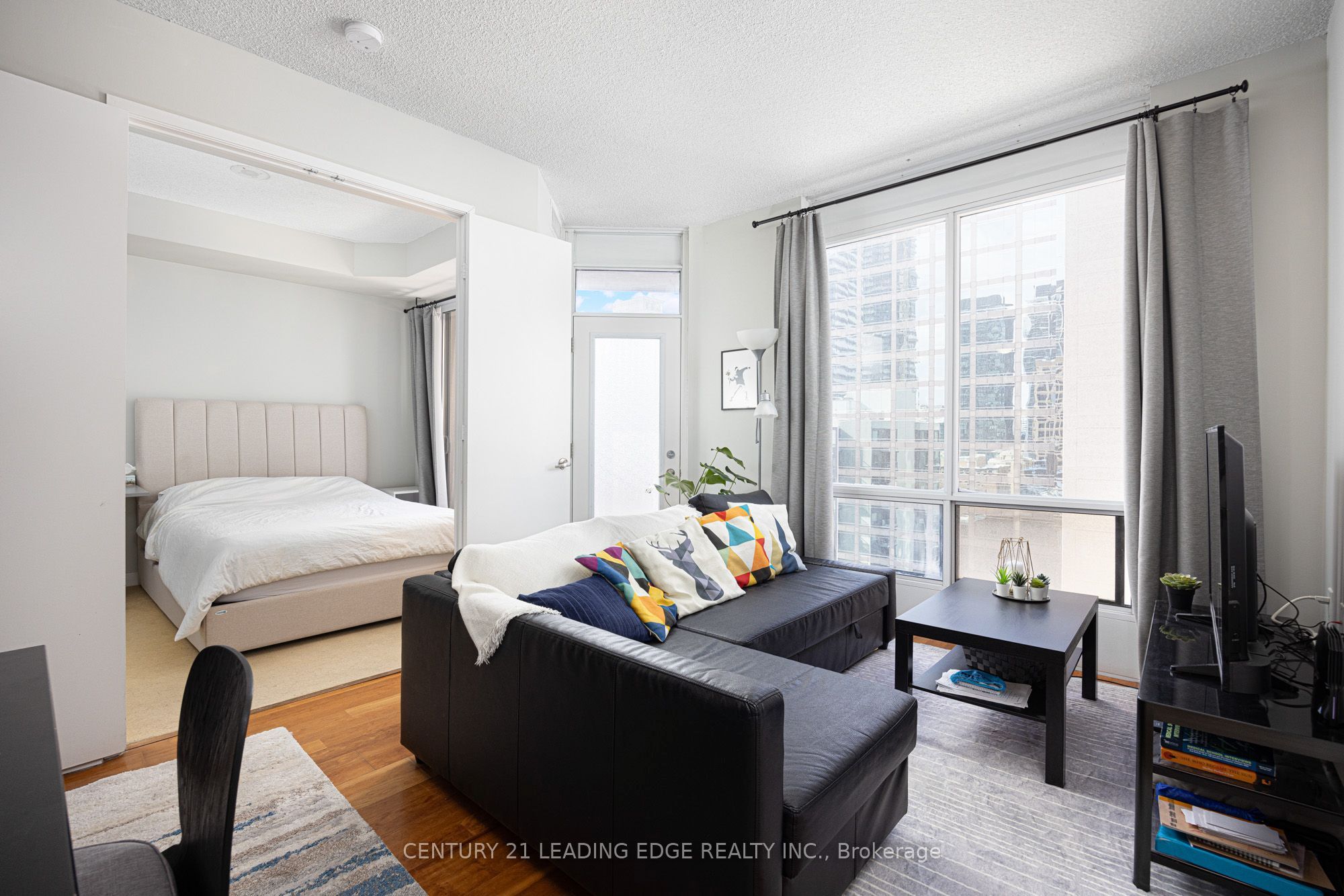 85 Bloor Street E 1413 Property Photo 6