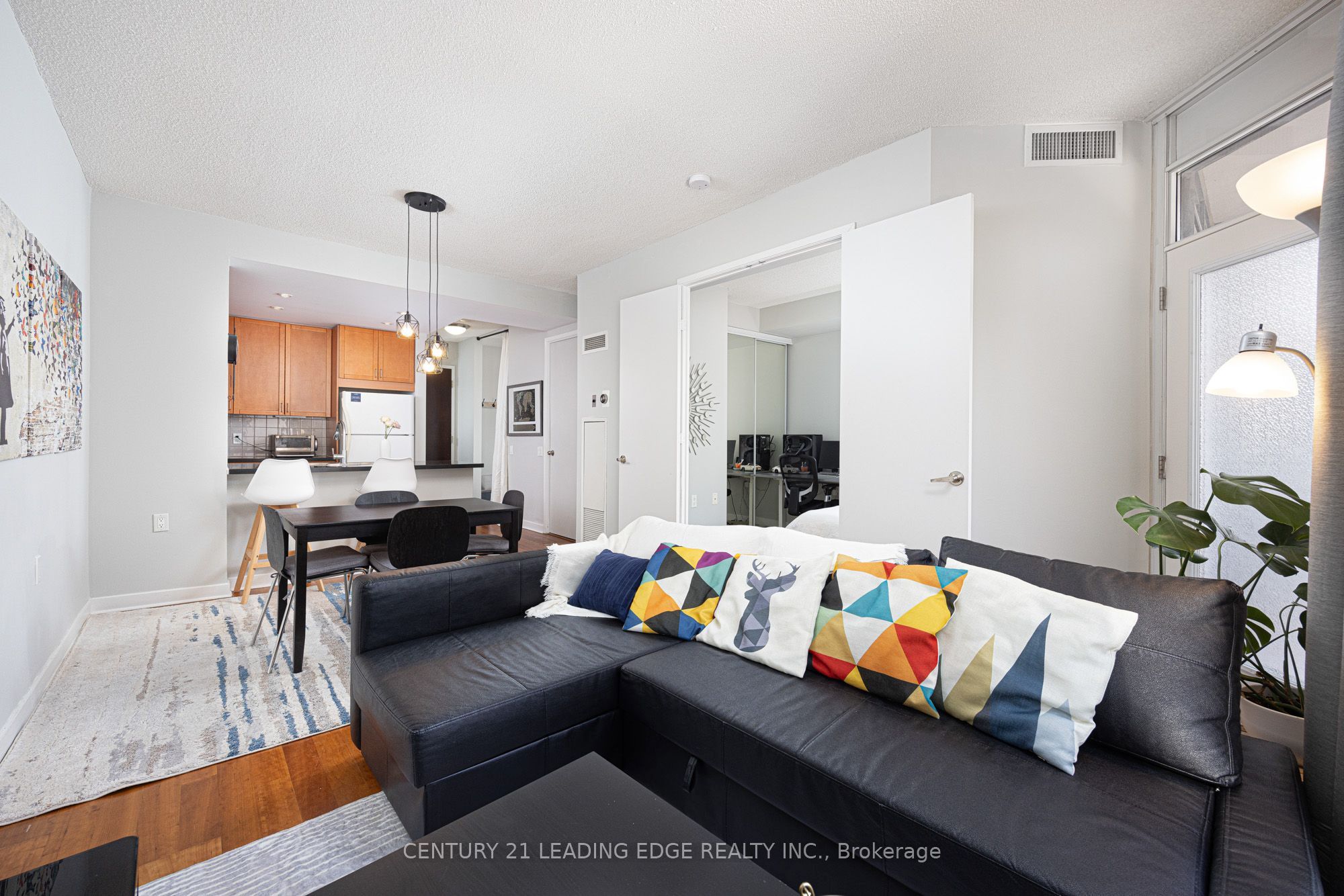 85 Bloor Street E 1413 Property Photo 10