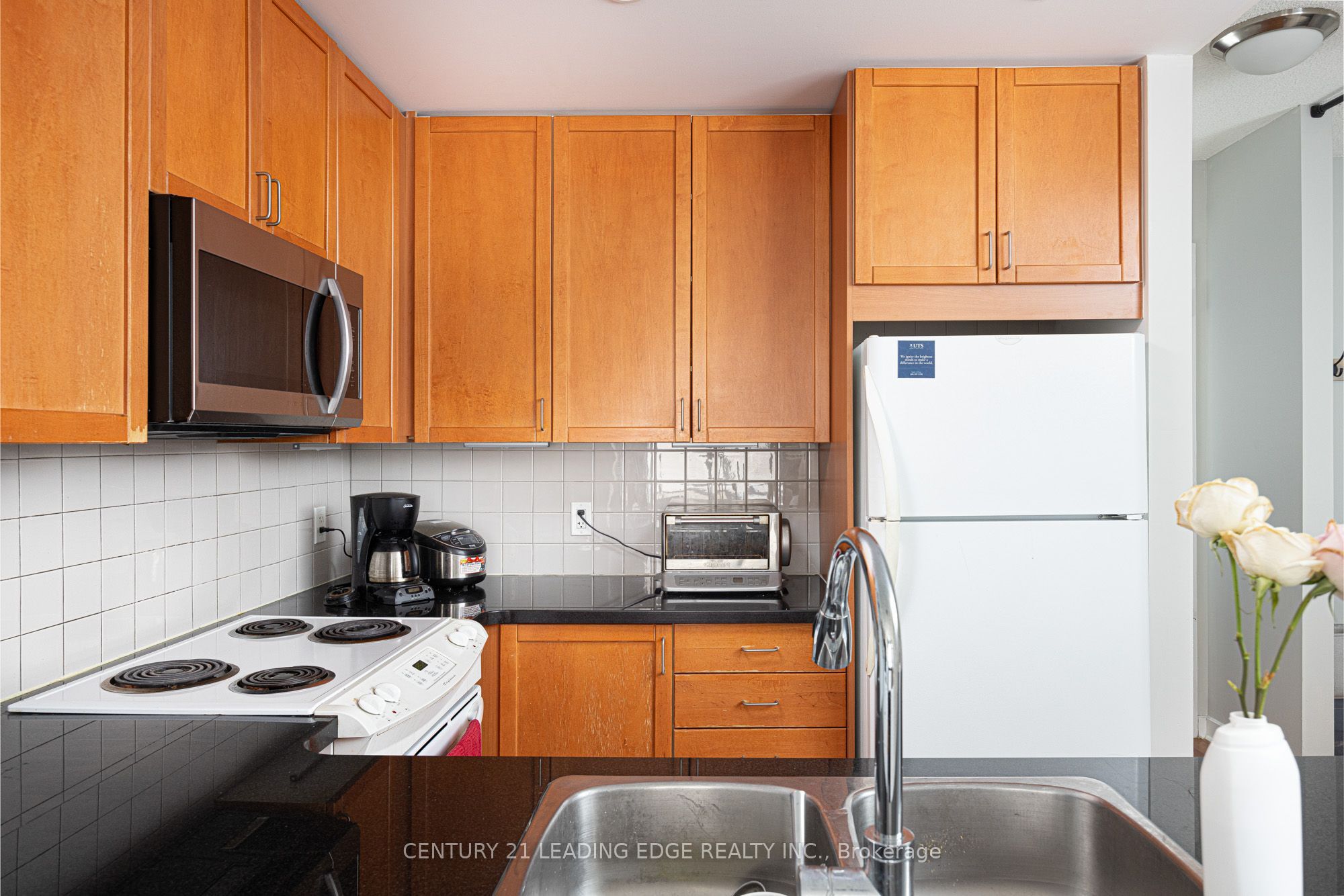 85 Bloor Street E 1413 Property Photo 14