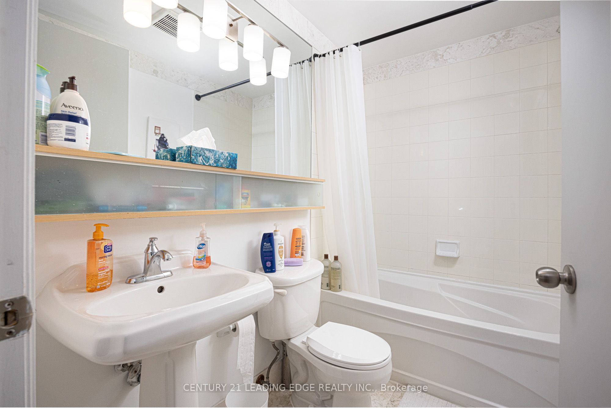 85 Bloor Street E 1413 Property Photo 20