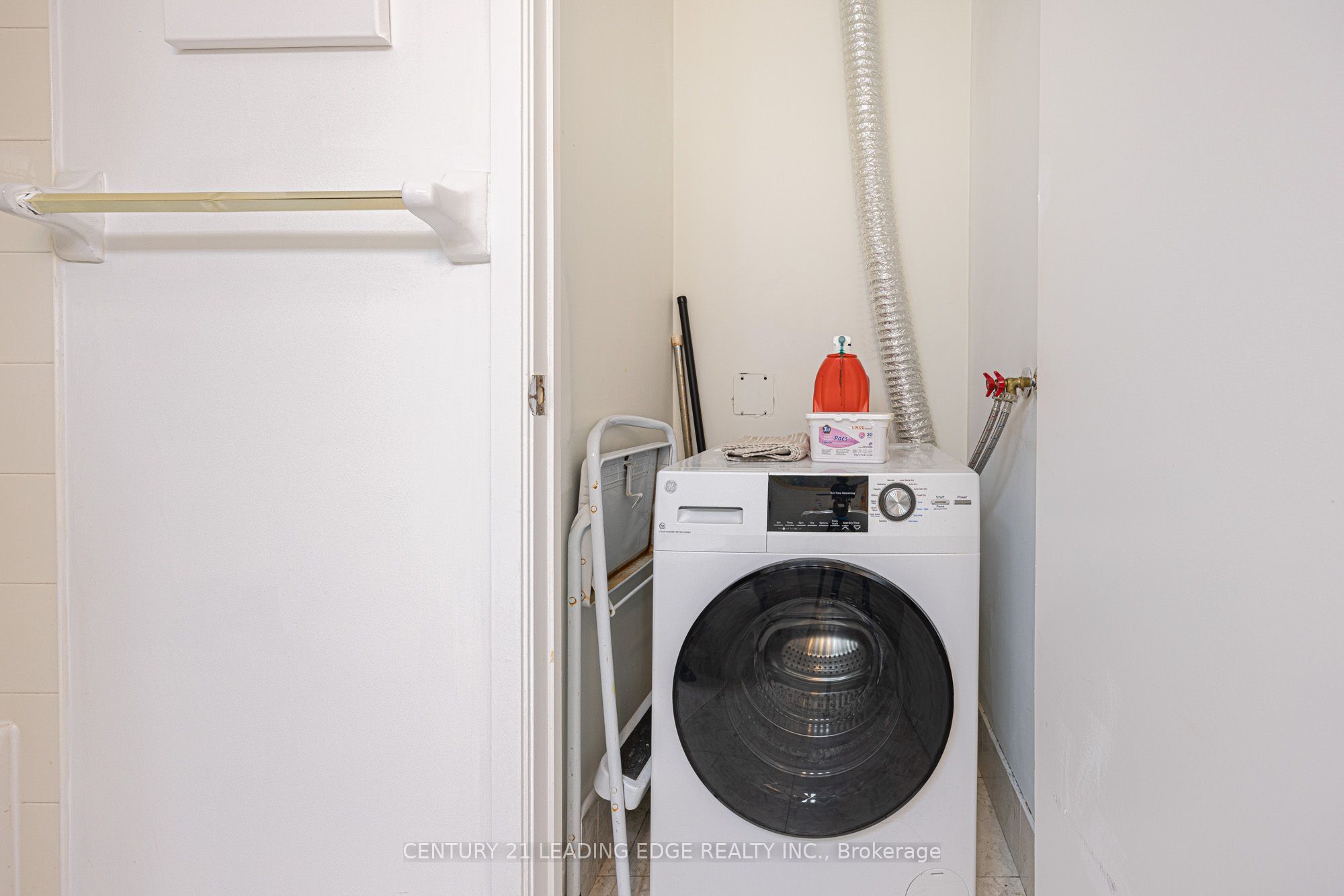 85 Bloor Street E 1413 Property Photo 21