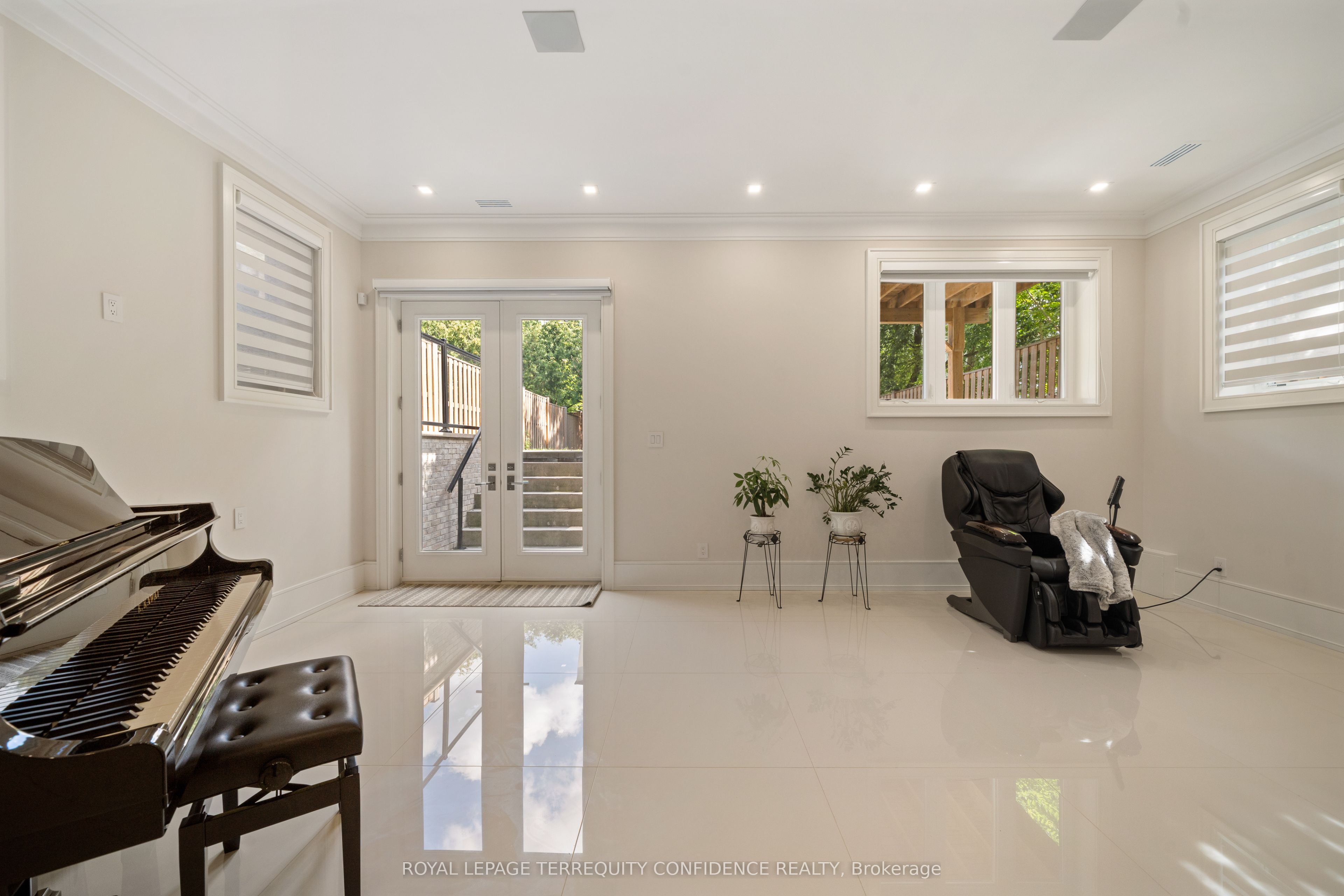 319b Horsham Avenue Property Photo 33