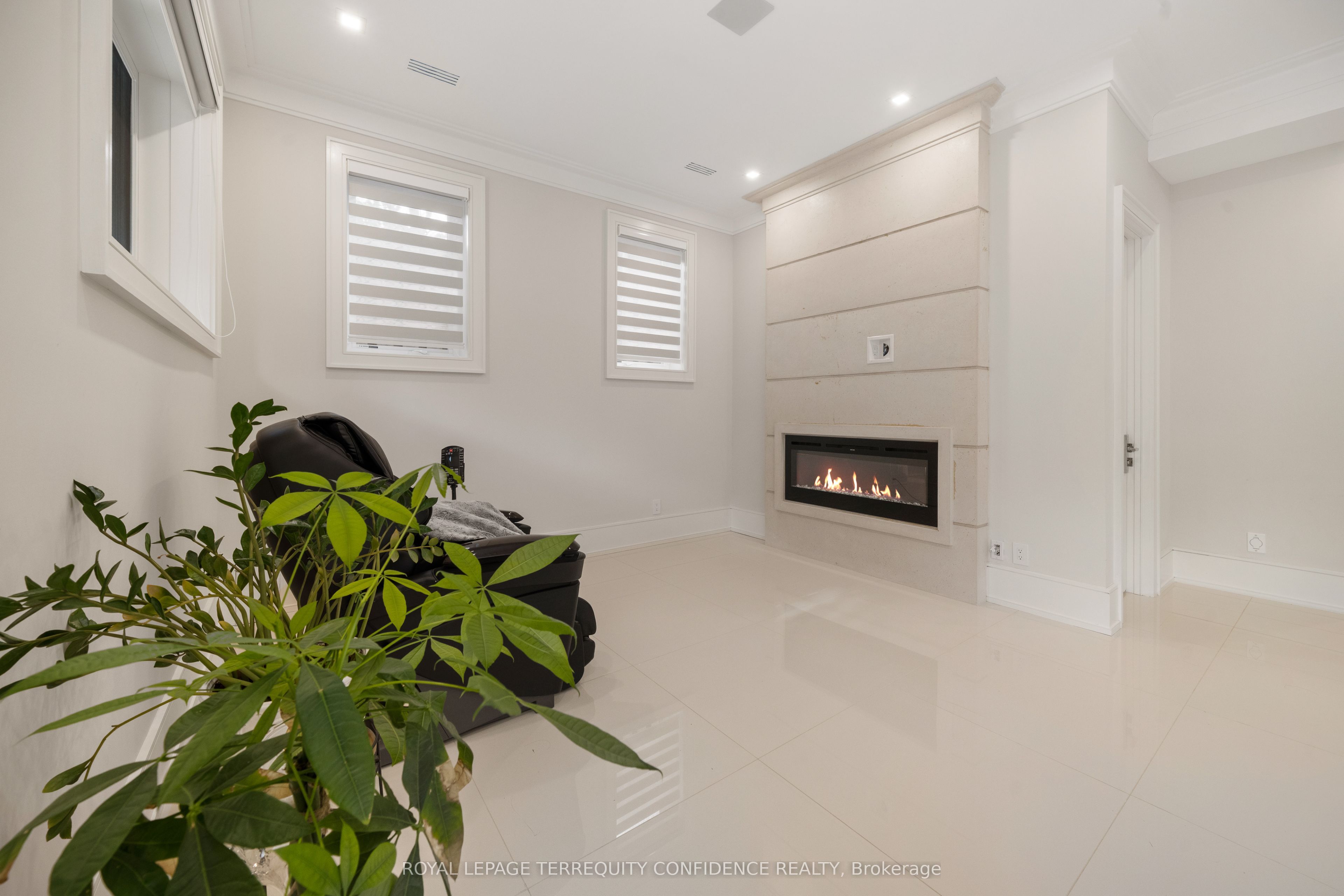 319b Horsham Avenue Property Photo 34