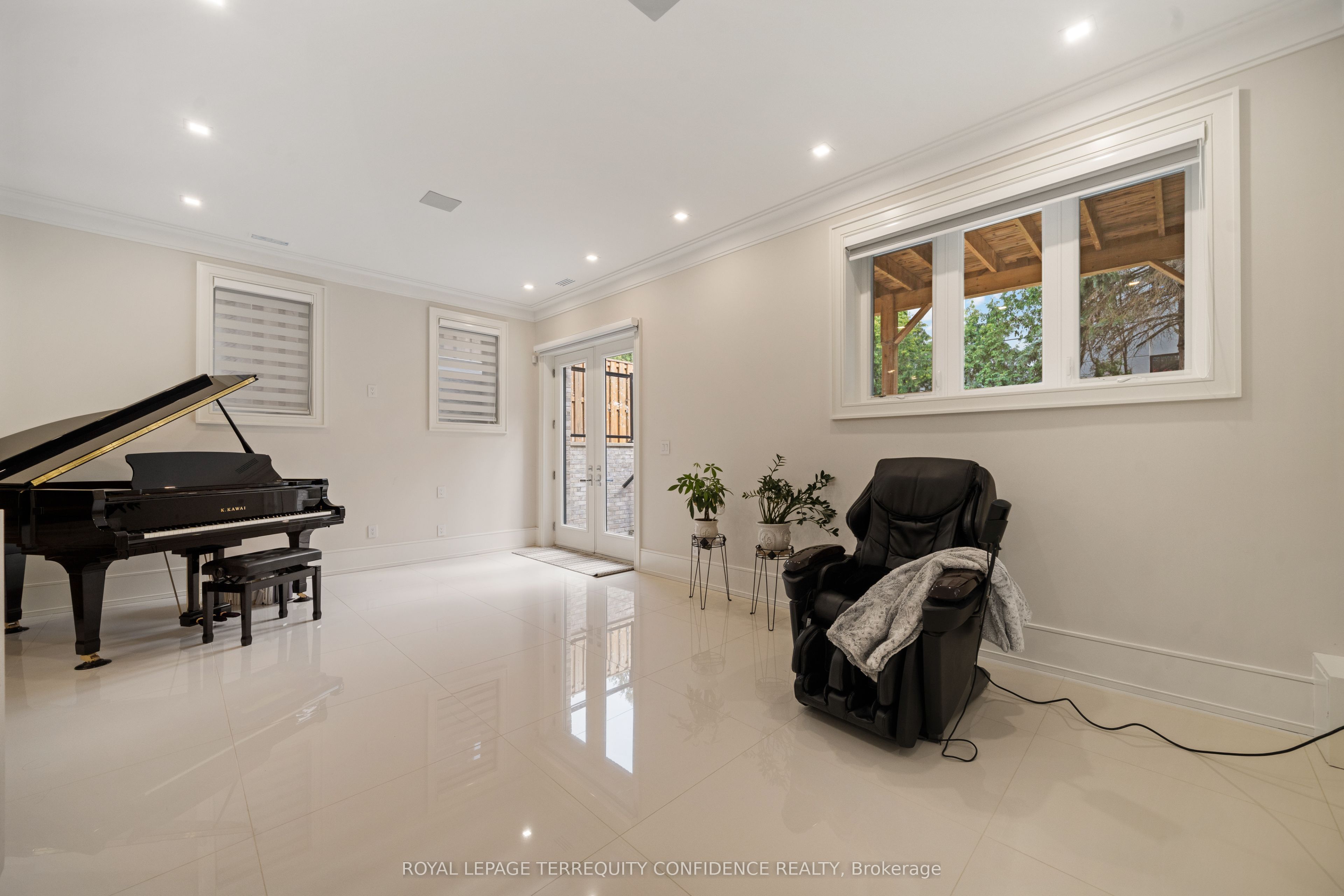 319b Horsham Avenue Property Photo 35