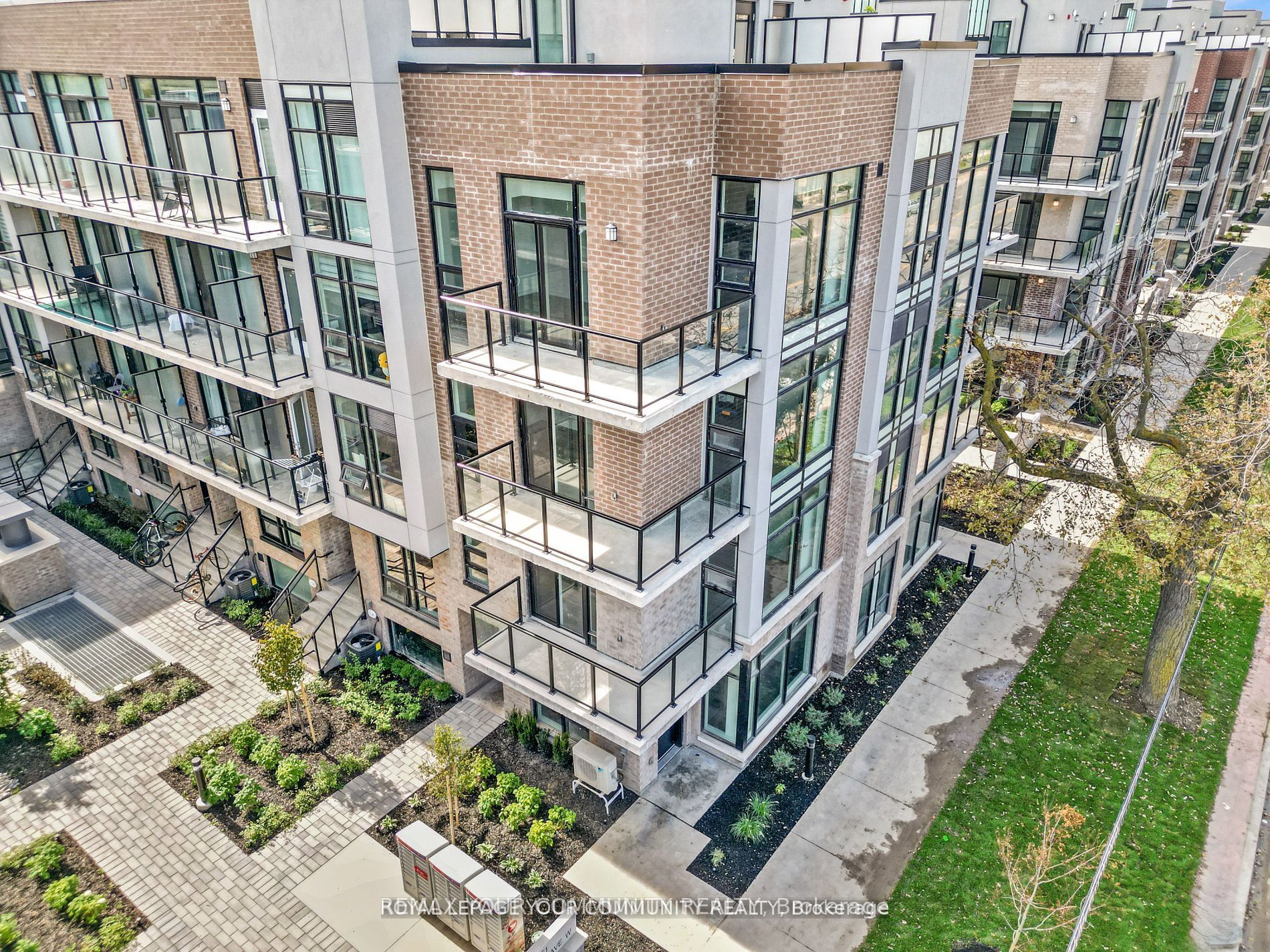 11-851 Sheppard Avenue 3rd Property Photo 4