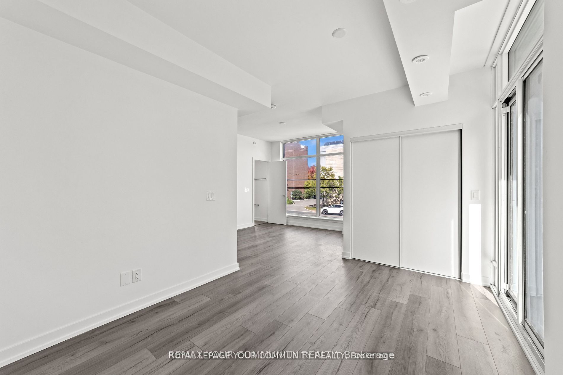 11-851 Sheppard Avenue 3rd Property Photo 16