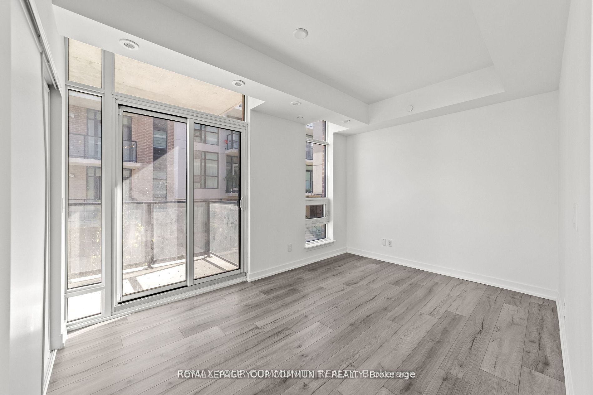 11-851 Sheppard Avenue 3rd Property Photo 20