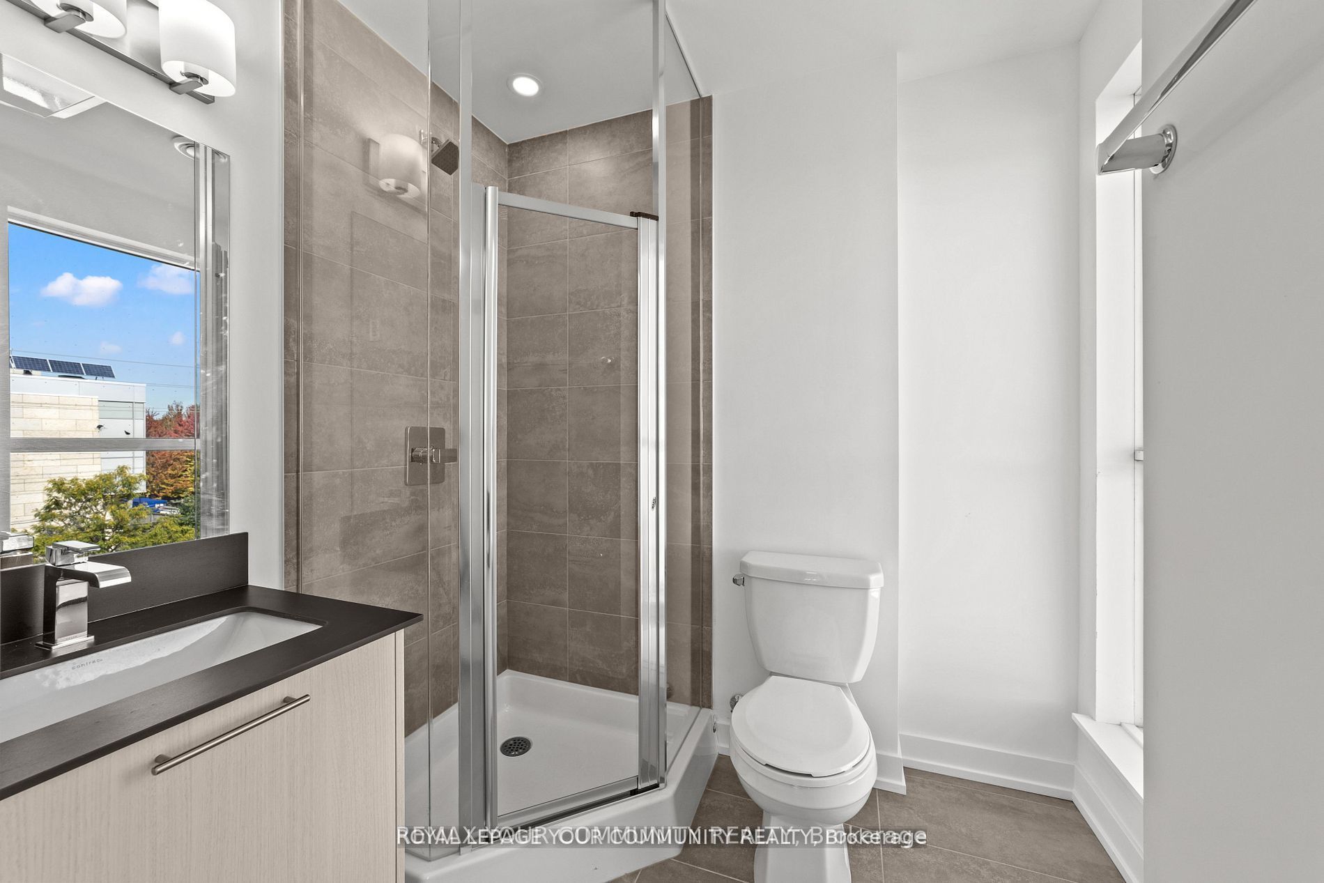 11-851 Sheppard Avenue 3rd Property Photo 21