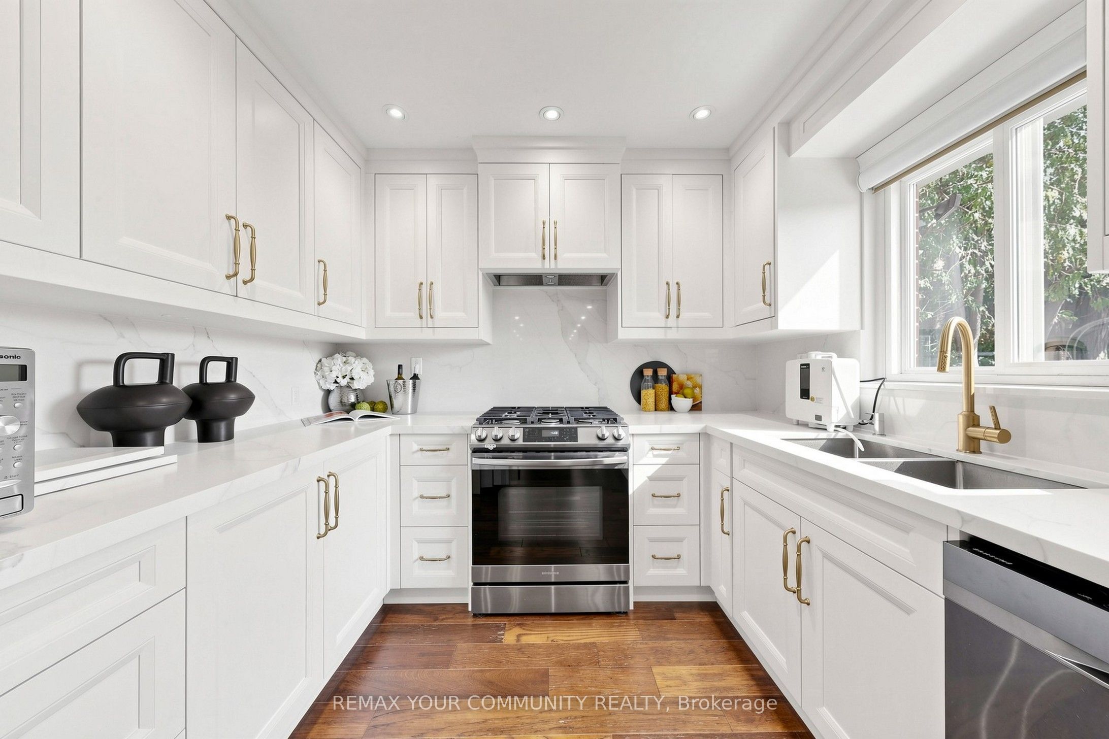 3 Cobblestone Drive Property Photo 10
