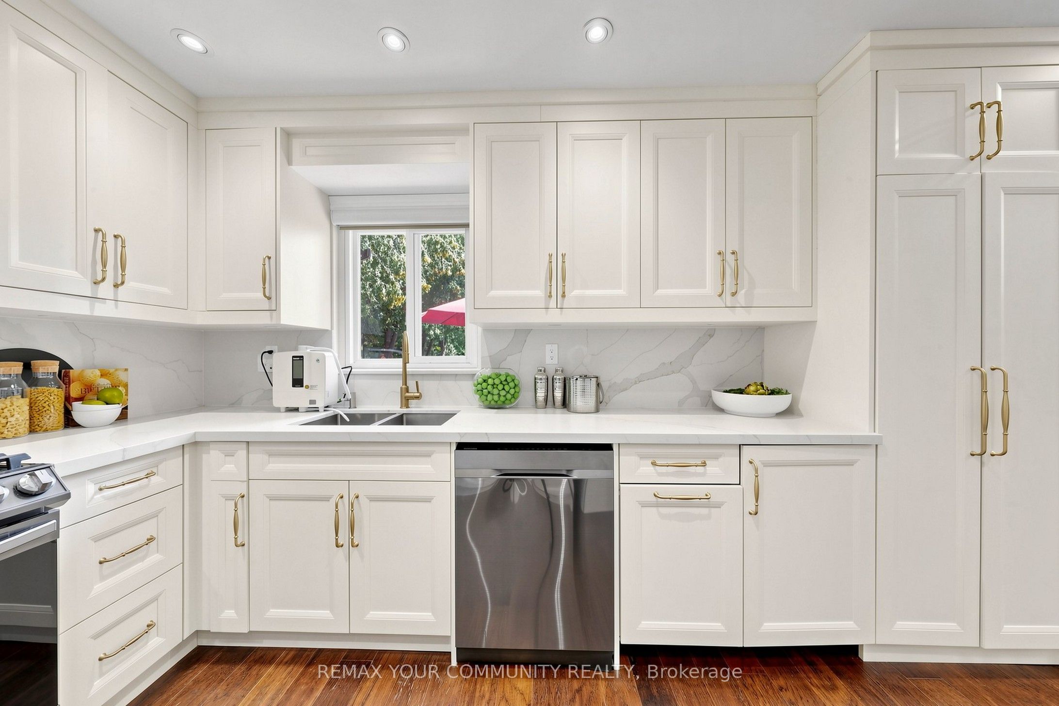 3 Cobblestone Drive Property Photo 12