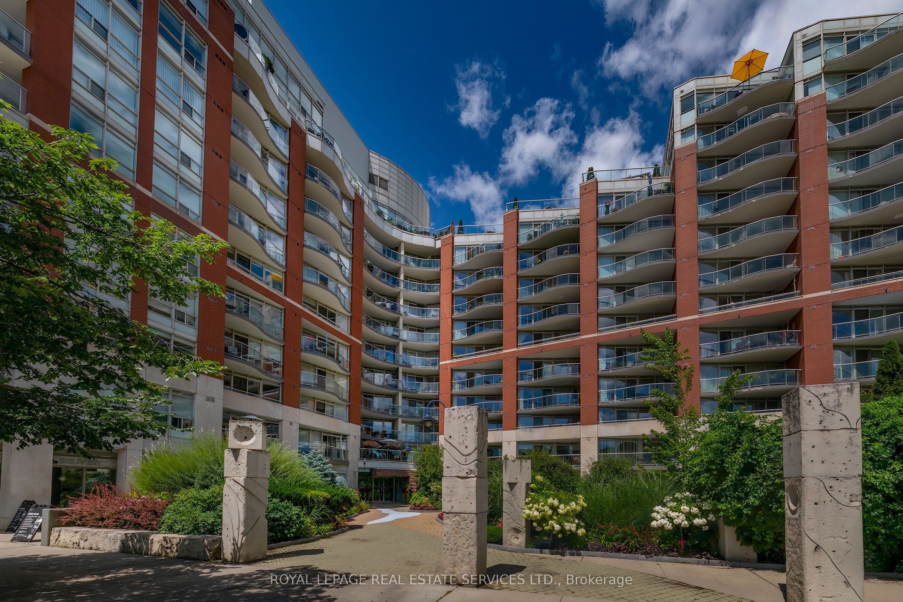 550 Queens Quay W 707 Property Photo 1