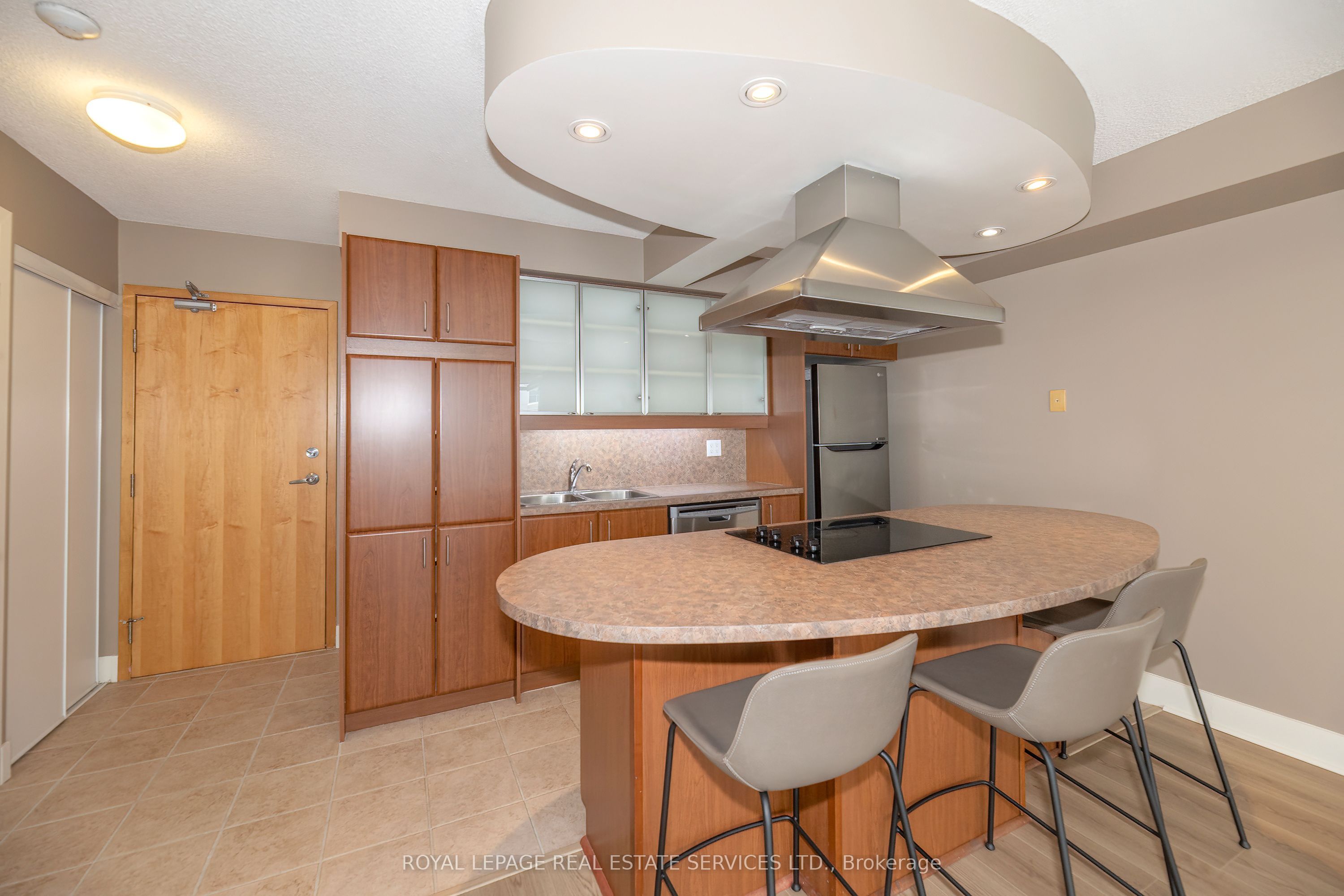550 Queens Quay W 707 Property Photo 9