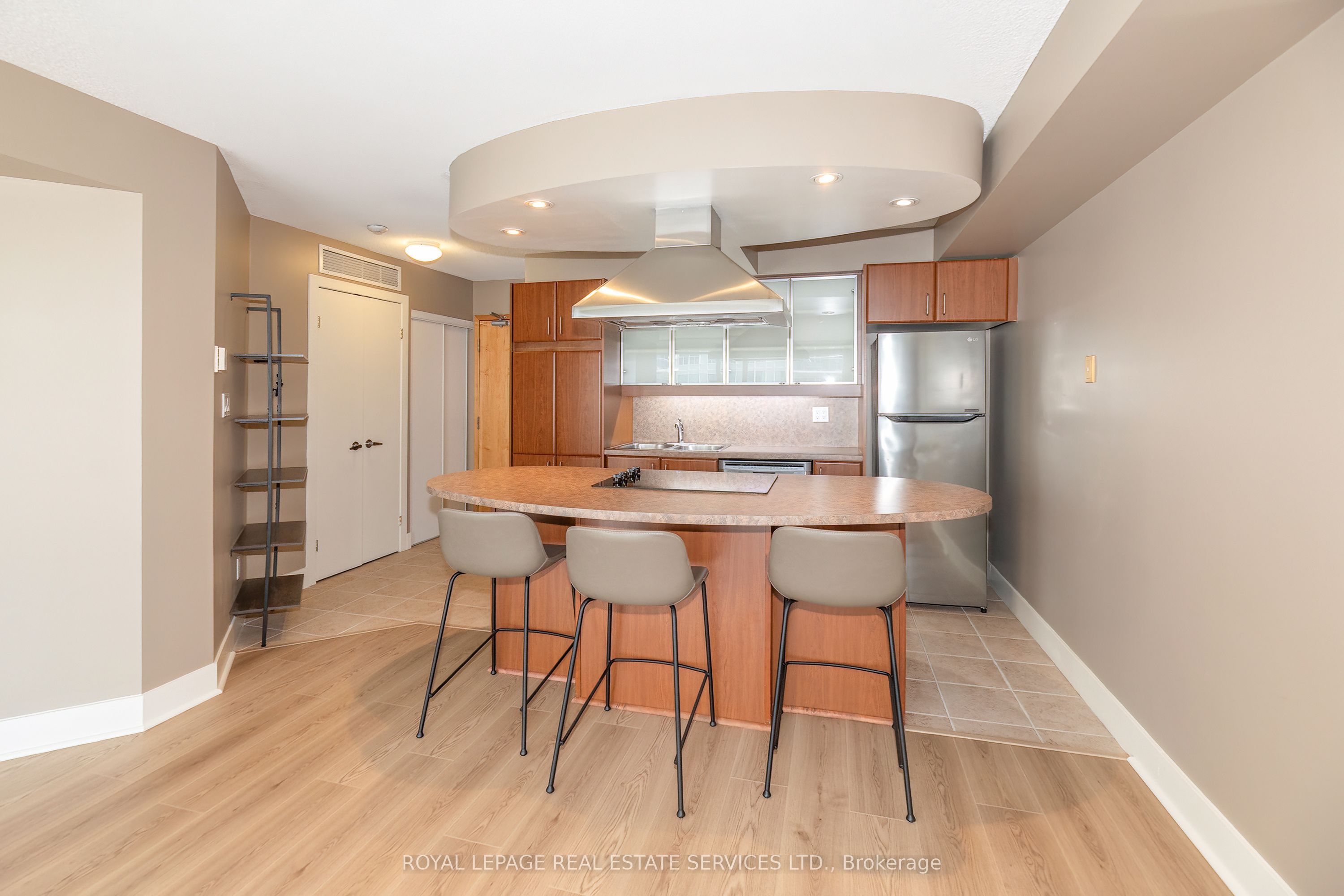 550 Queens Quay W 707 Property Photo 11