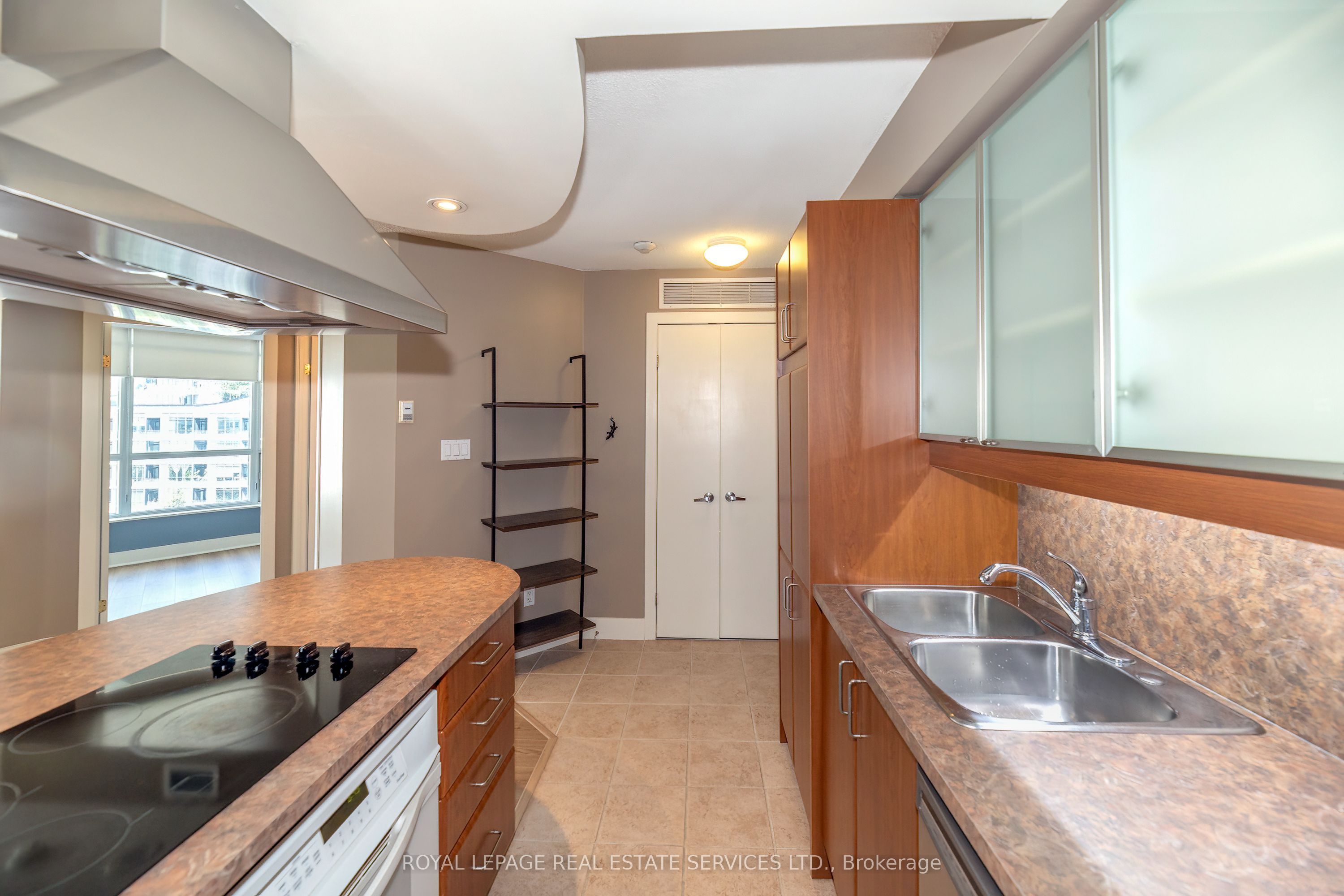 550 Queens Quay W 707 Property Photo 12