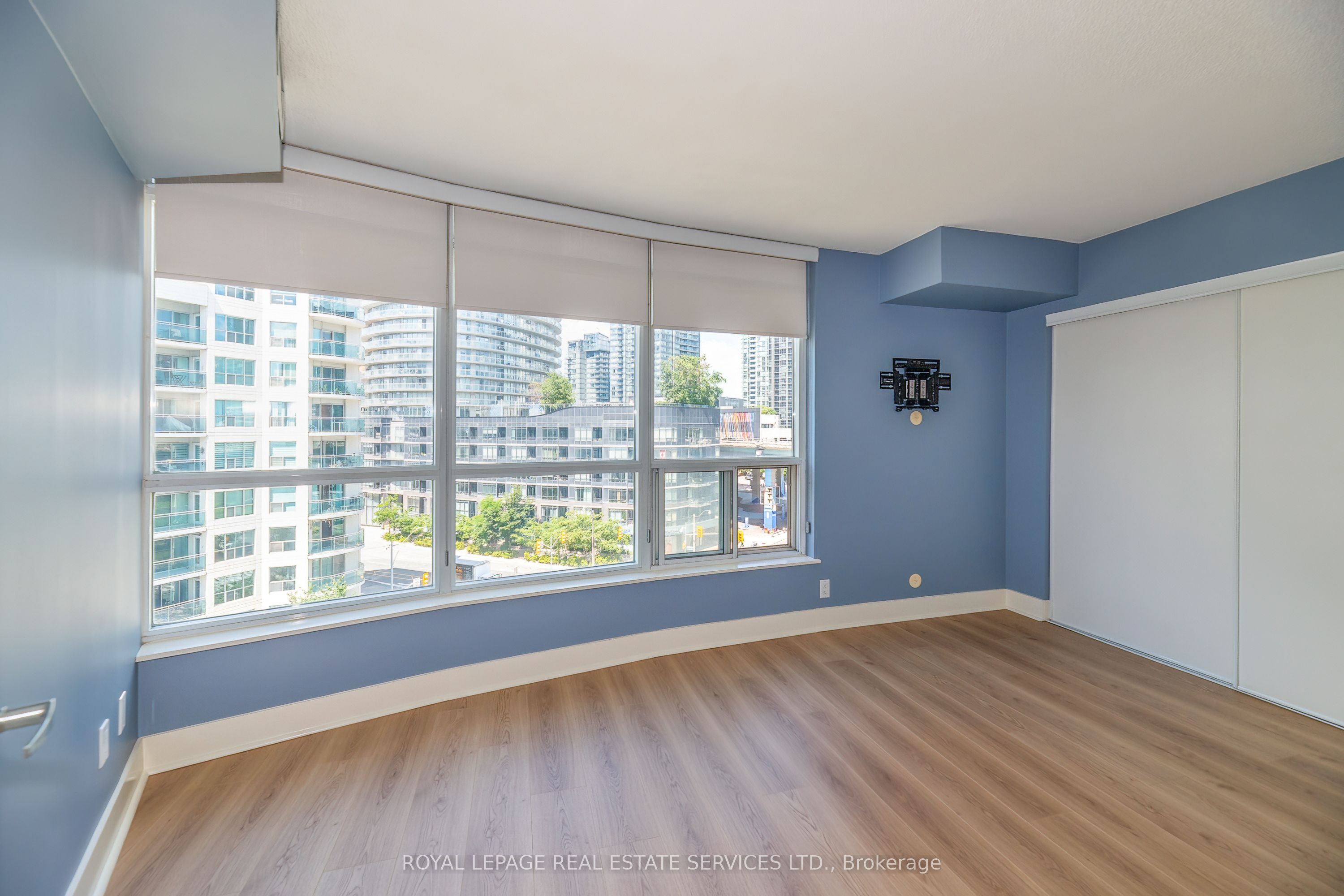 550 Queens Quay W 707 Property Photo 15