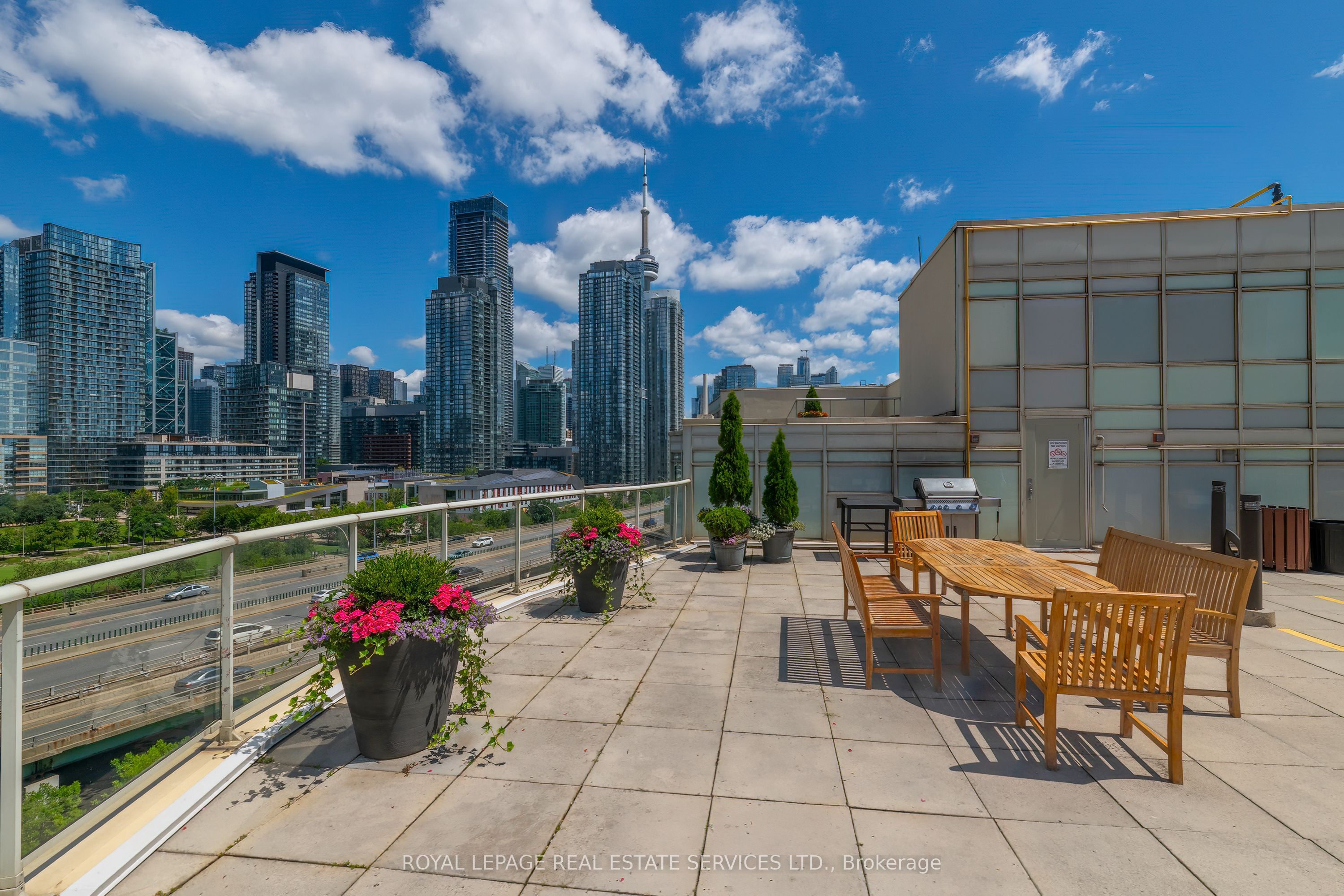 550 Queens Quay W 707 Property Photo 28