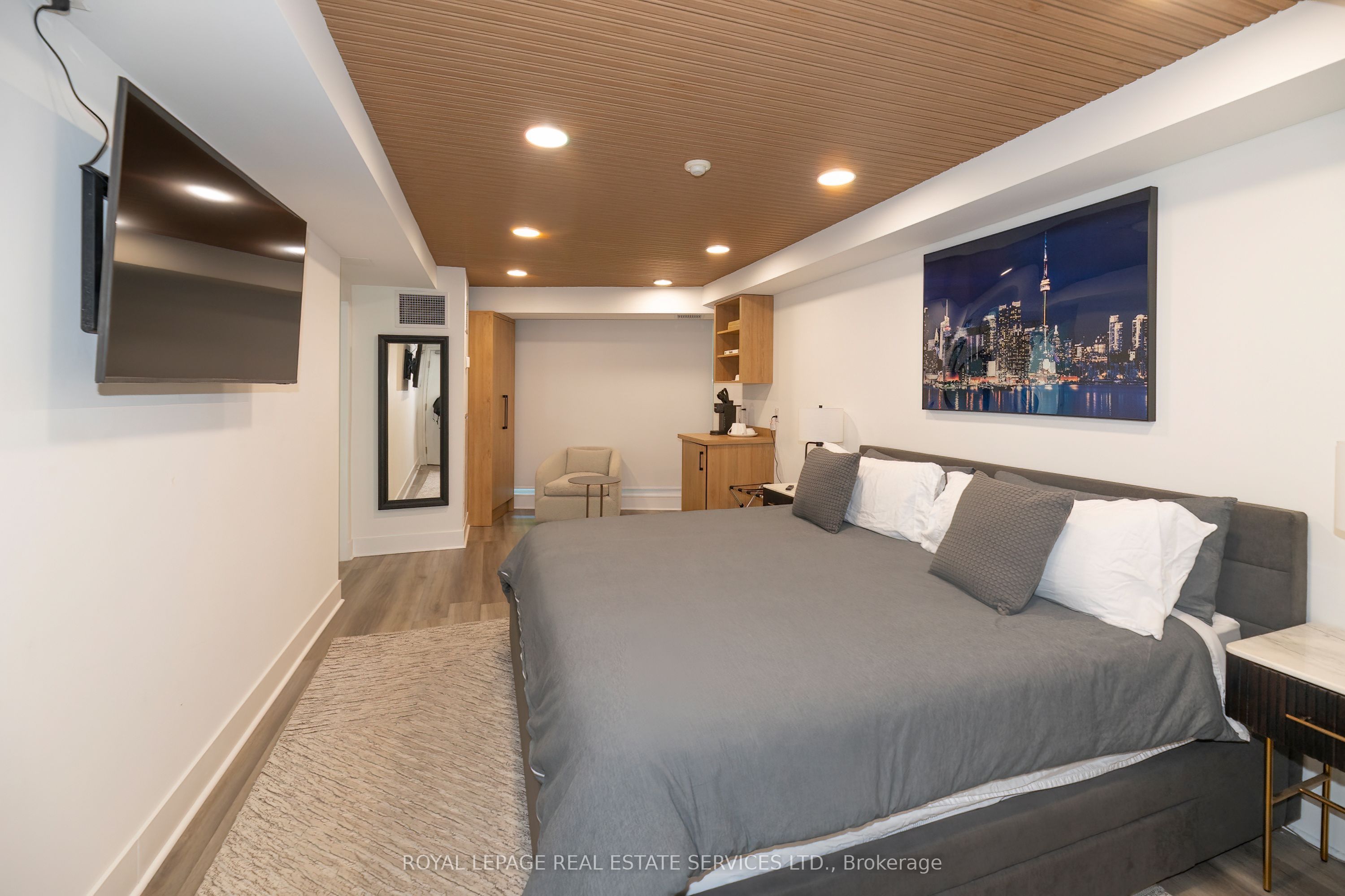 550 Queens Quay W 707 Property Photo 37