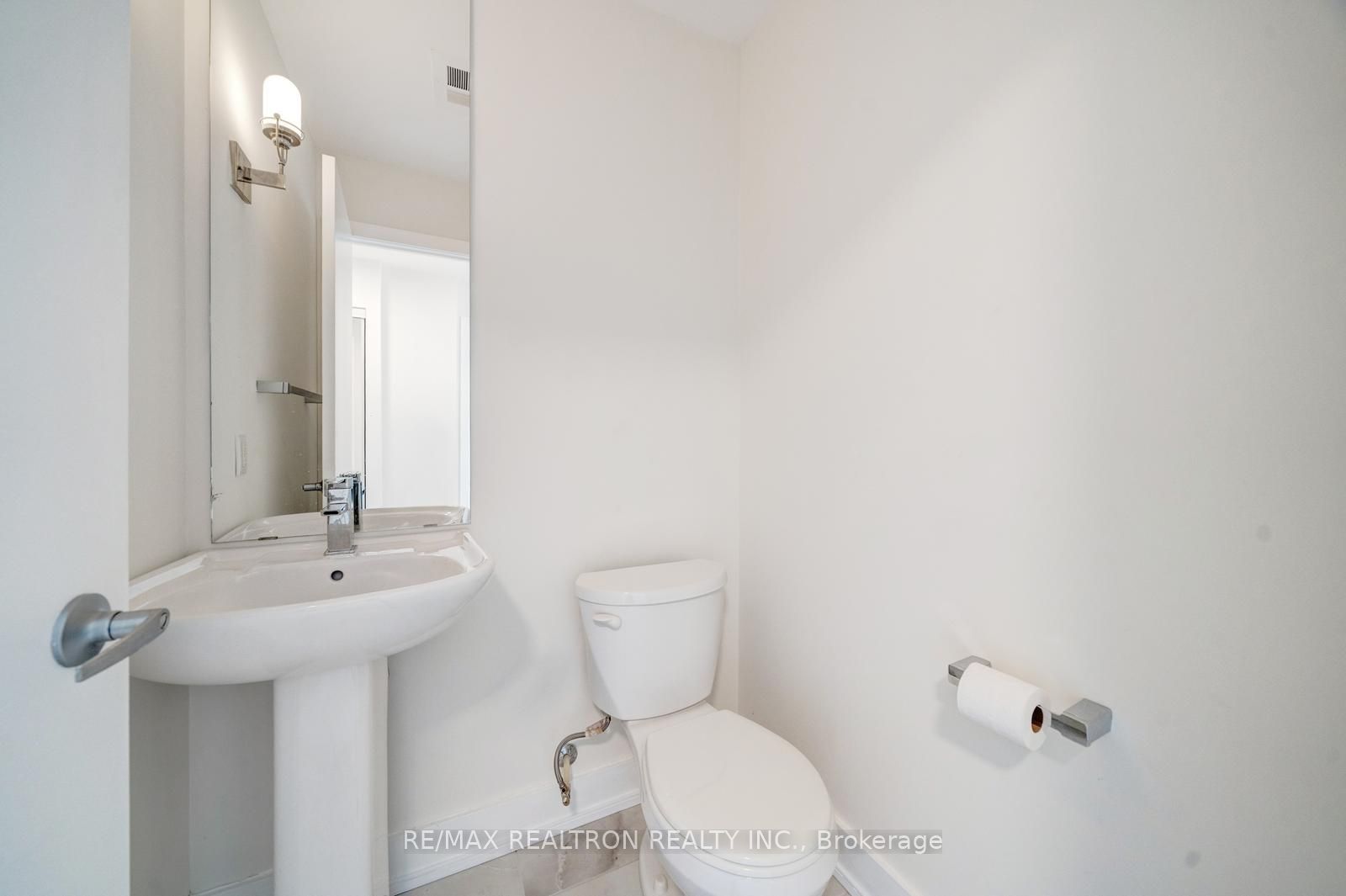 75 The Donway W 103 Property Photo 18