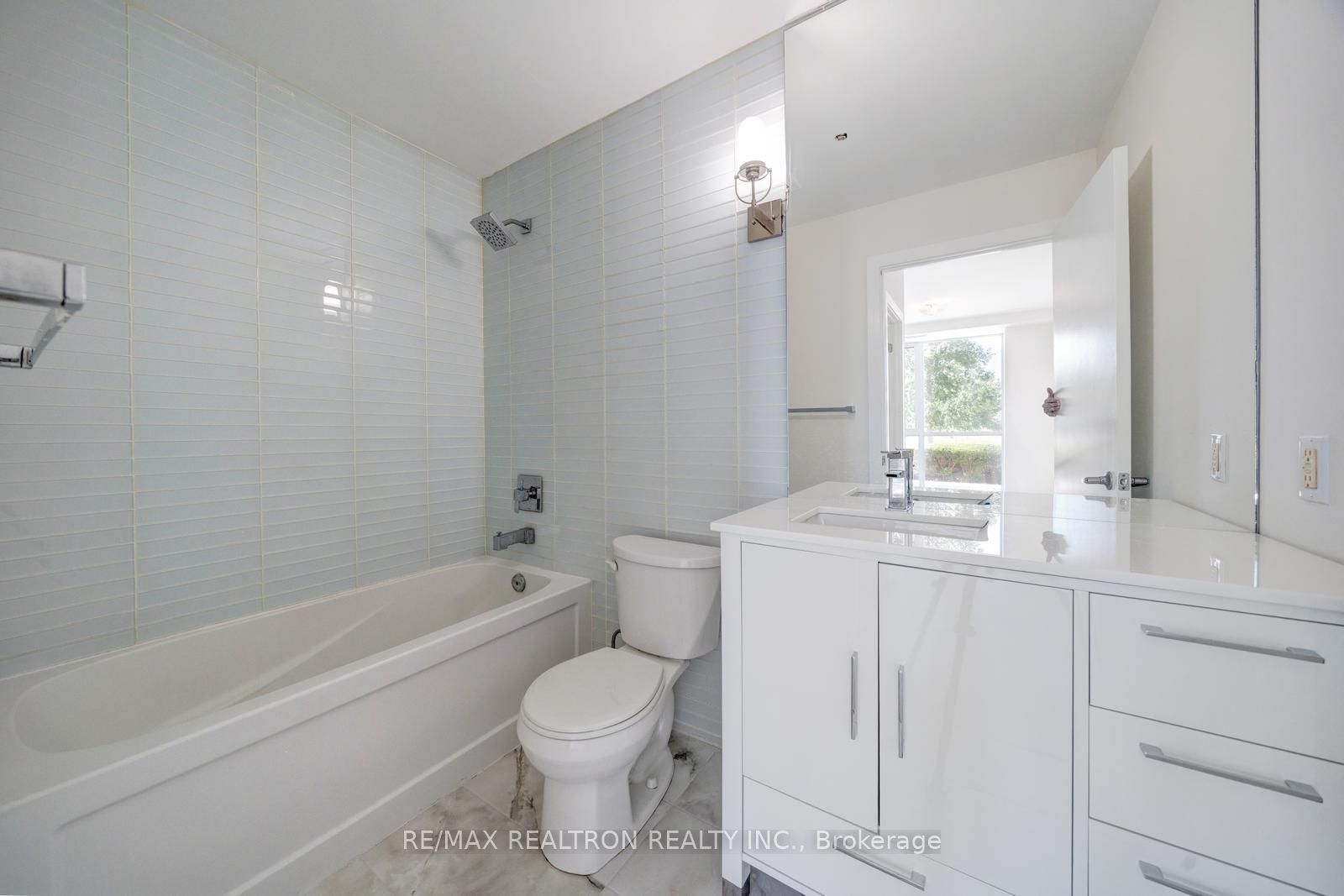 75 The Donway W 103 Property Photo 37
