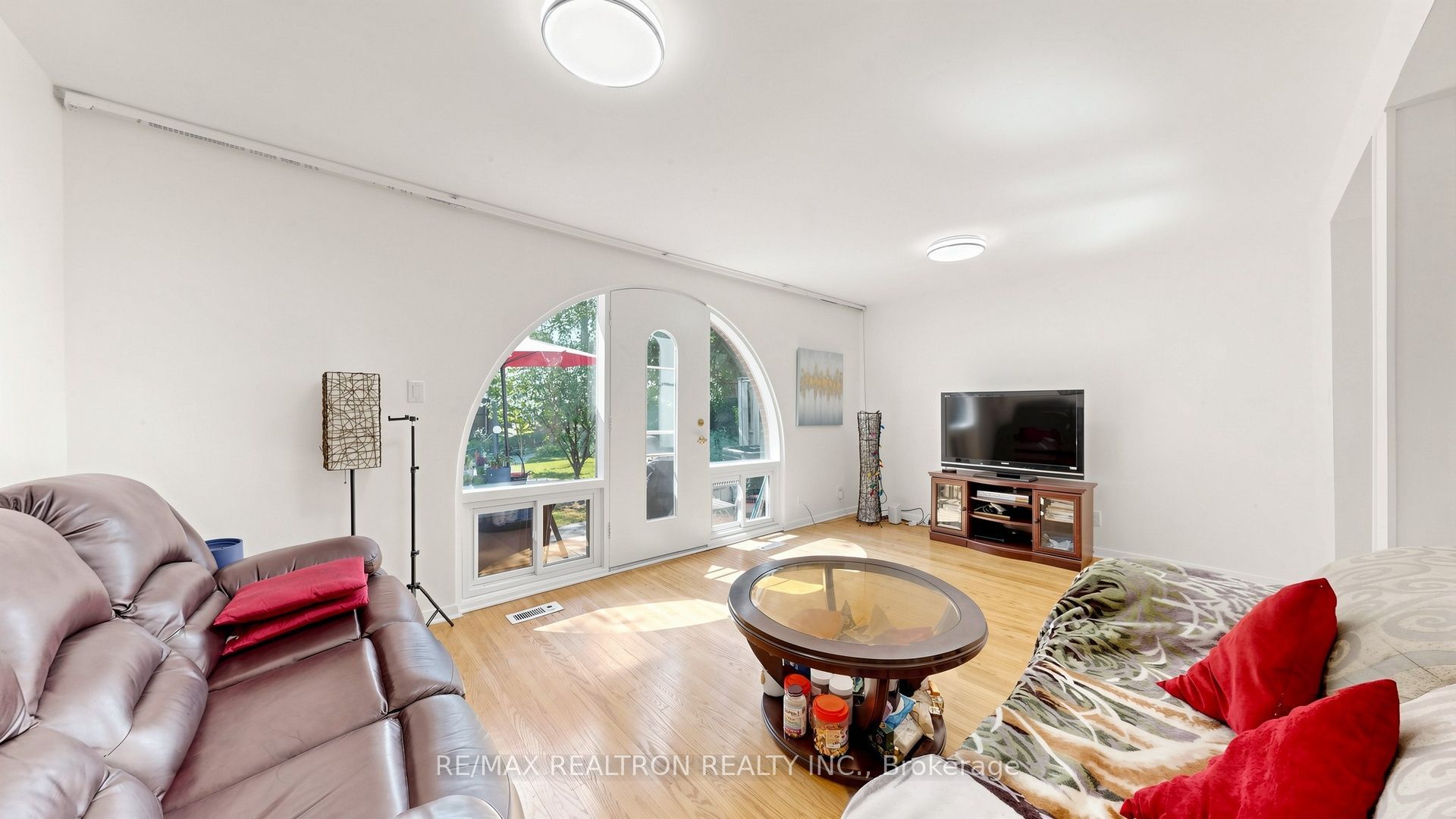 10 Esterbrooke Avenue 59 Property Photo 4