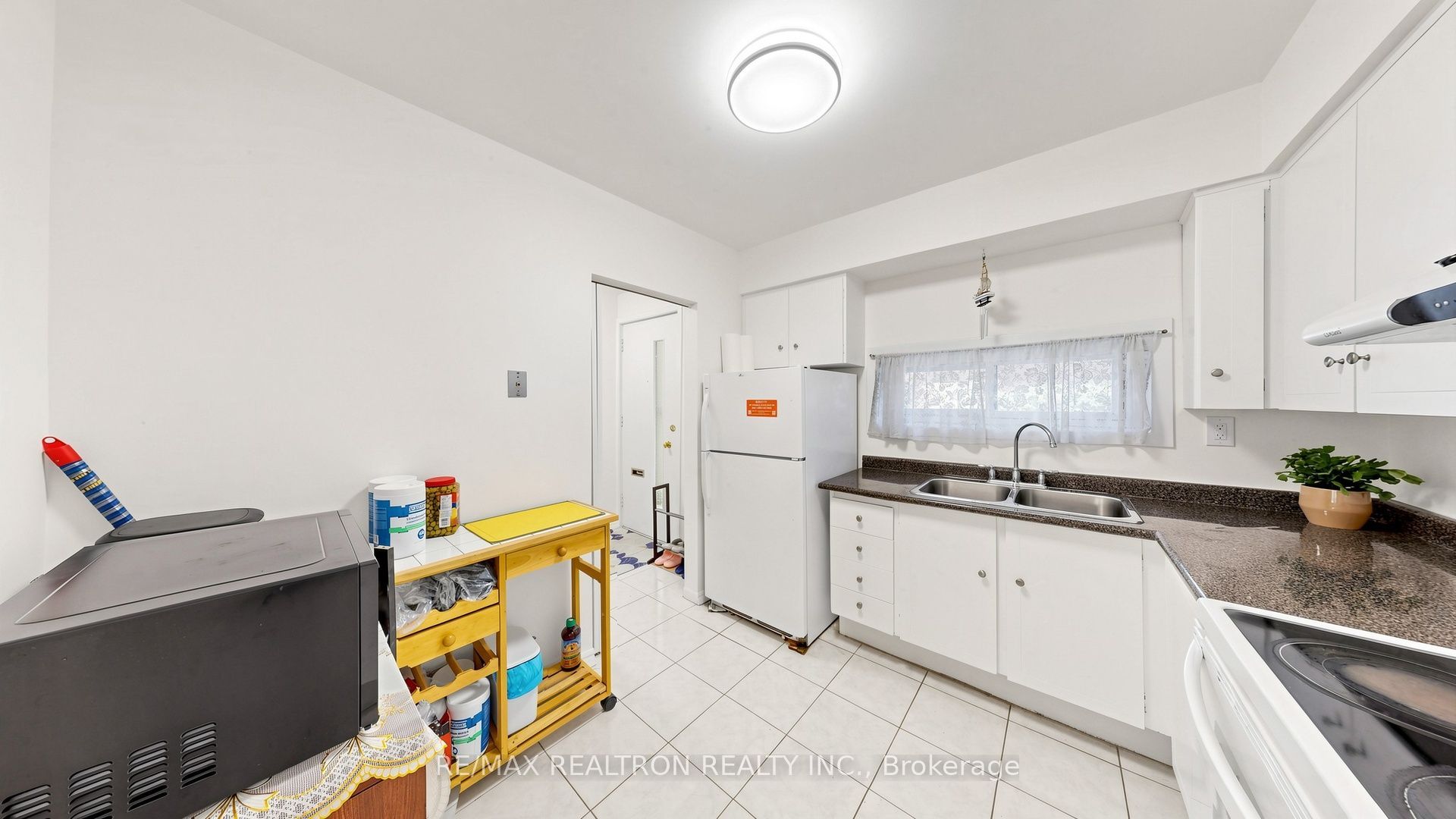 10 Esterbrooke Avenue 59 Property Photo 5