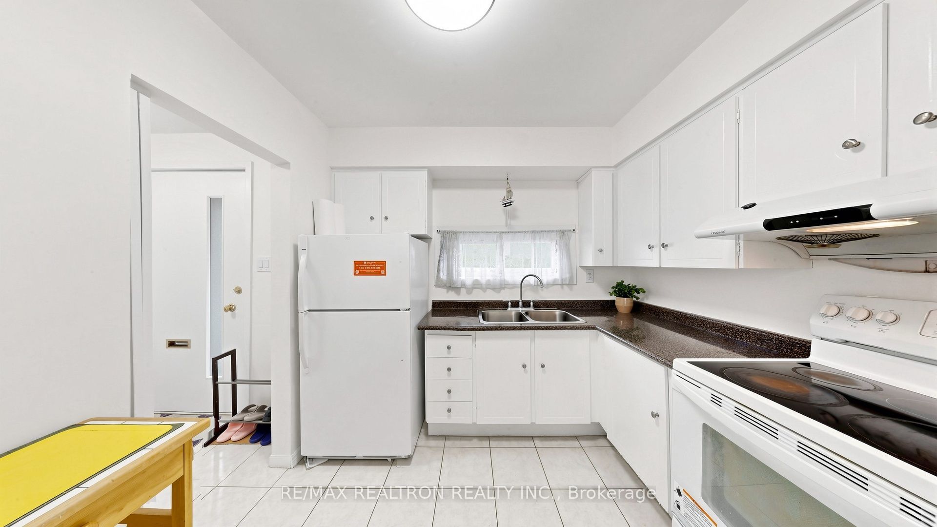 10 Esterbrooke Avenue 59 Property Photo 6