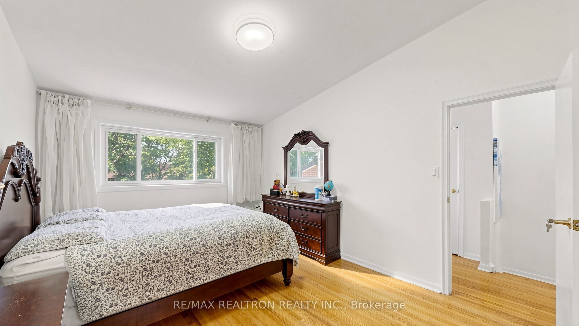 10 Esterbrooke Avenue 59 Property Photo 16