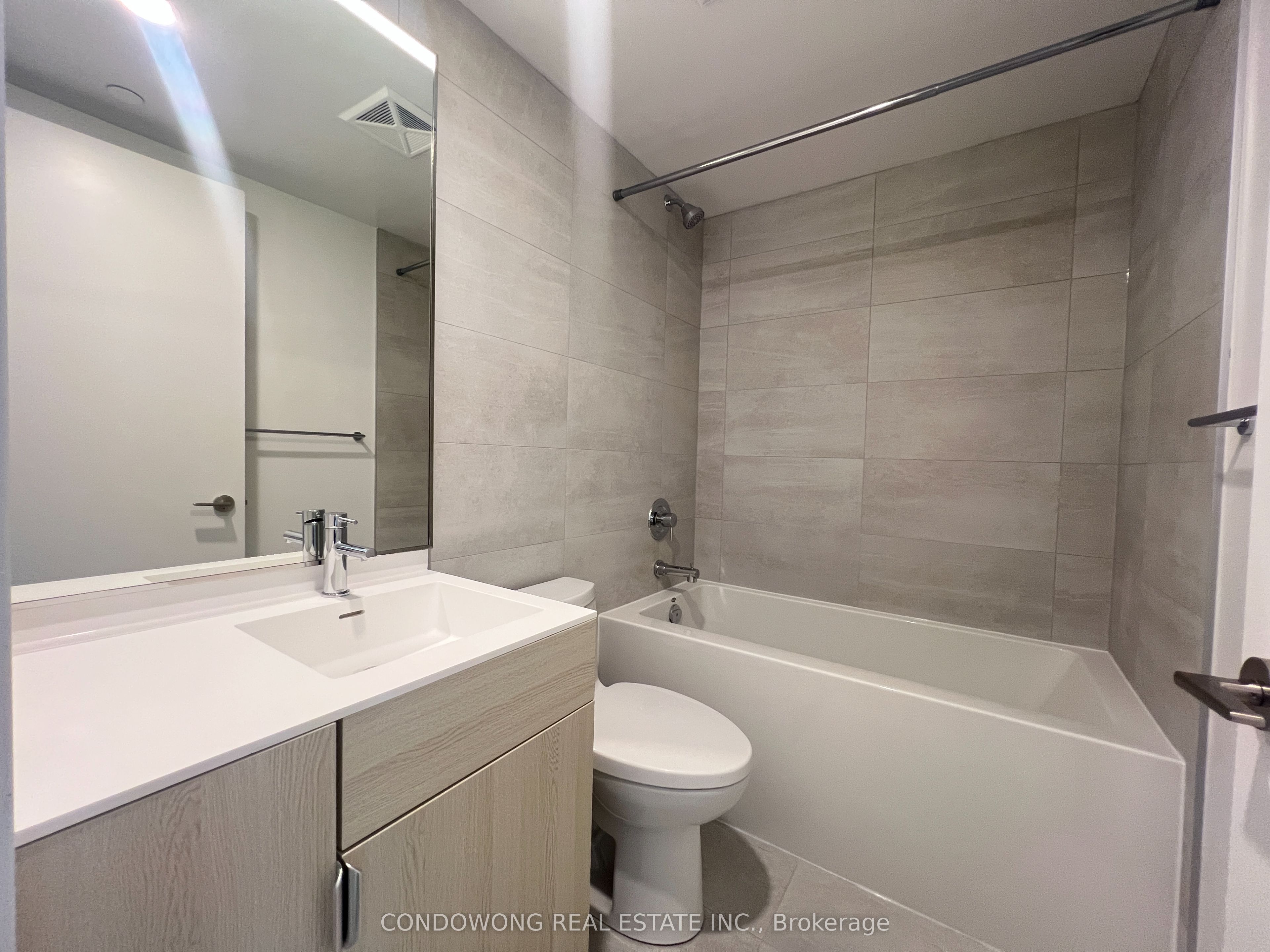 28 Eastern Avenue Th110 Property Photo 11