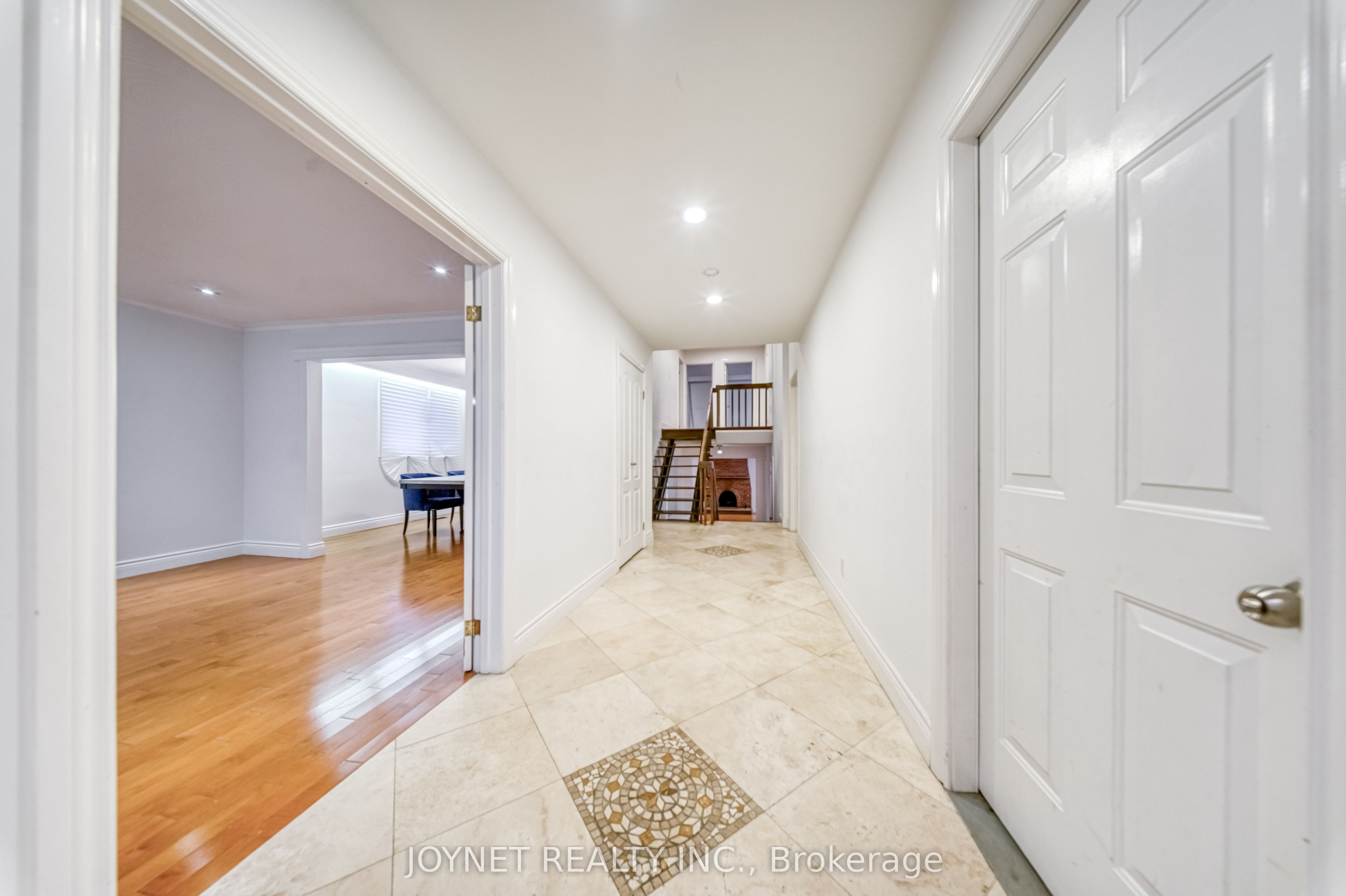 18 Bruce Farm Drive Property Photo 4