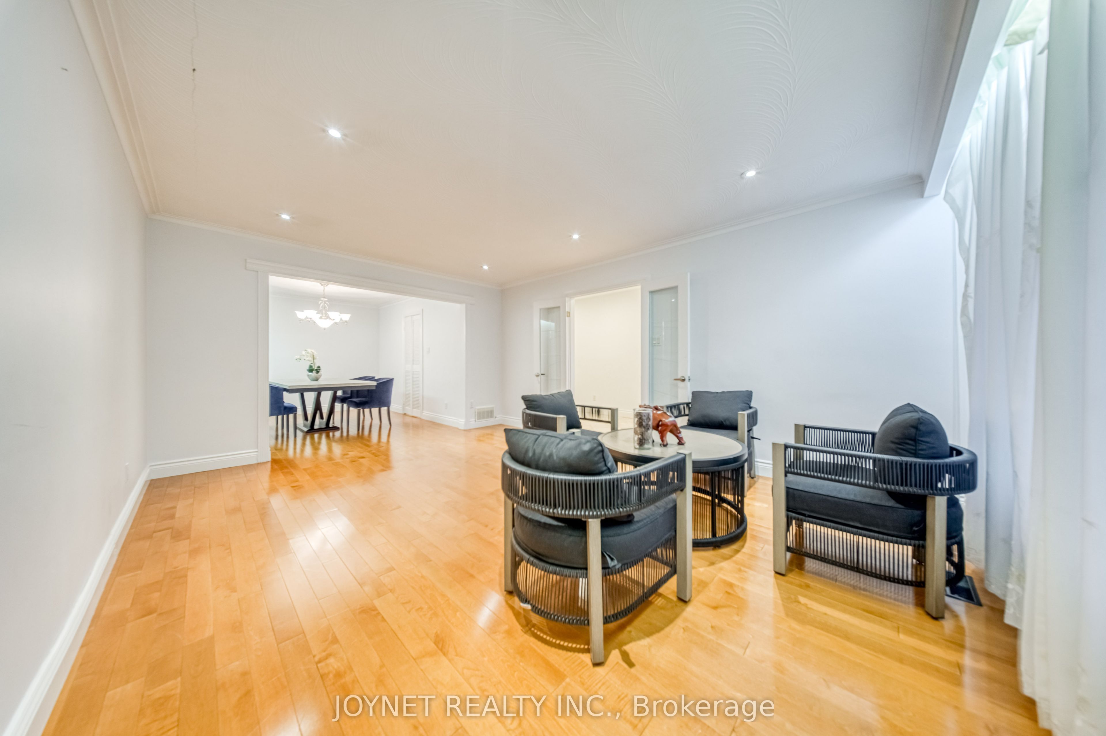 18 Bruce Farm Drive Property Photo 6