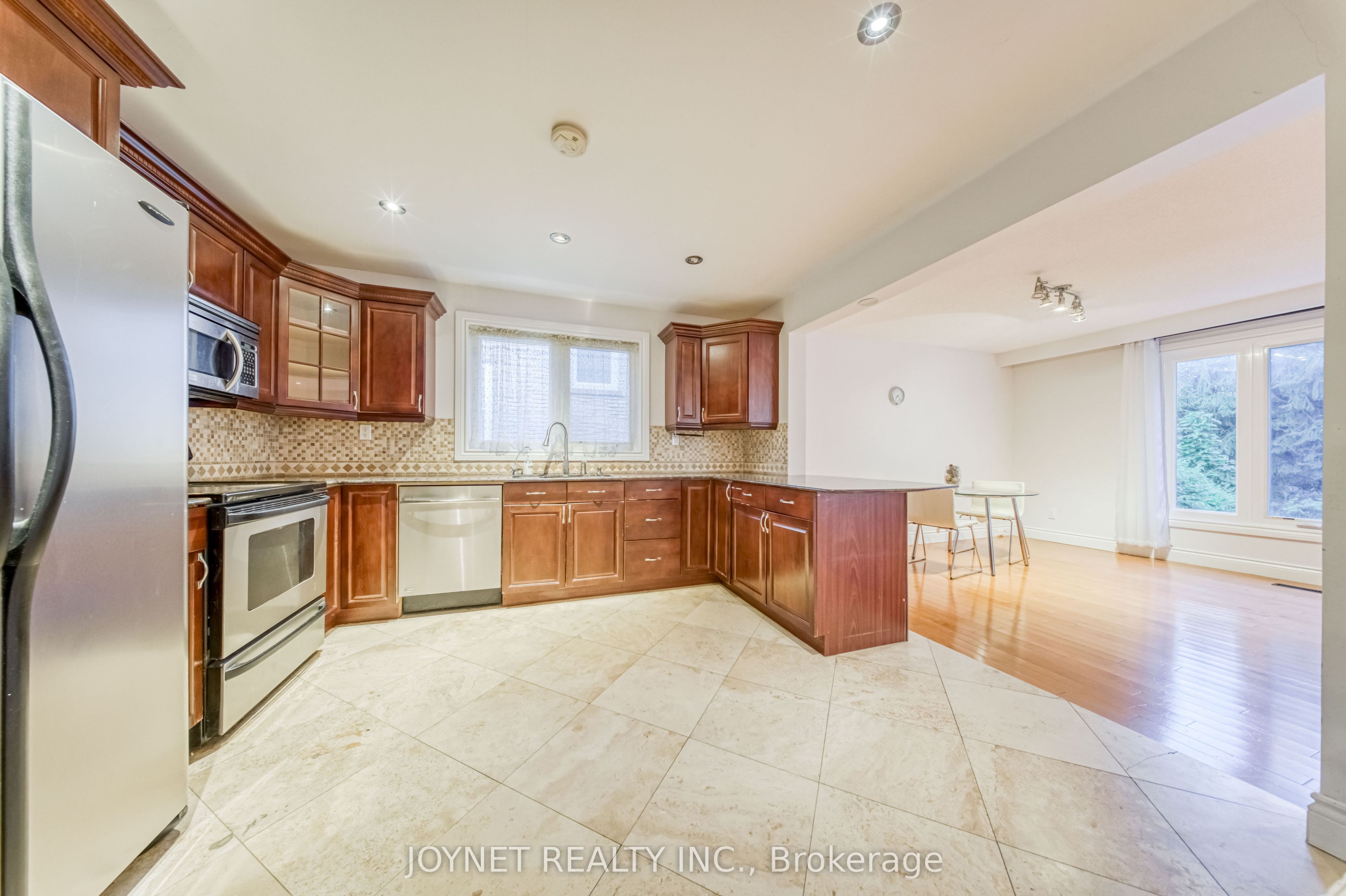 18 Bruce Farm Drive Property Photo 12