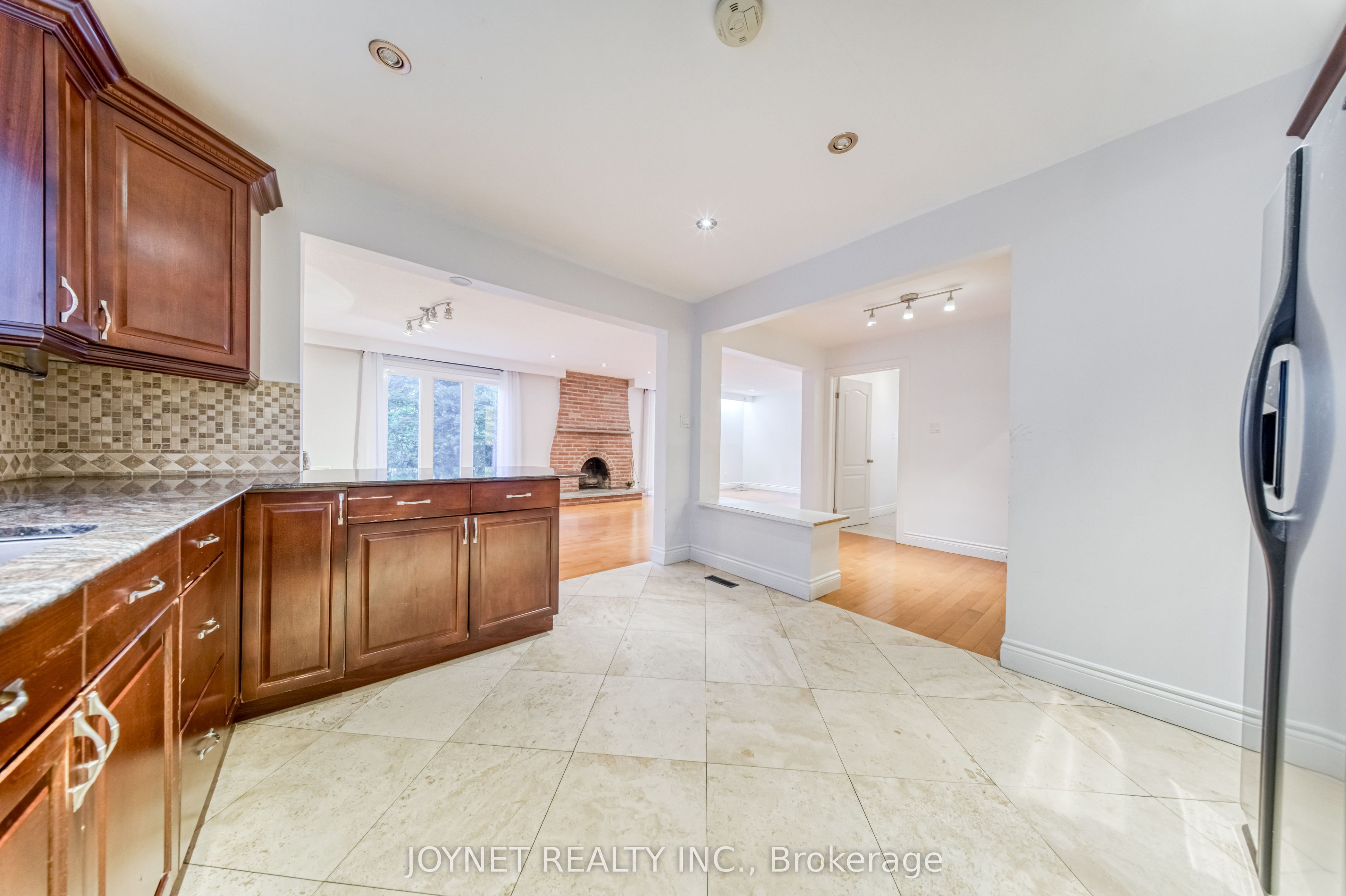 18 Bruce Farm Drive Property Photo 13