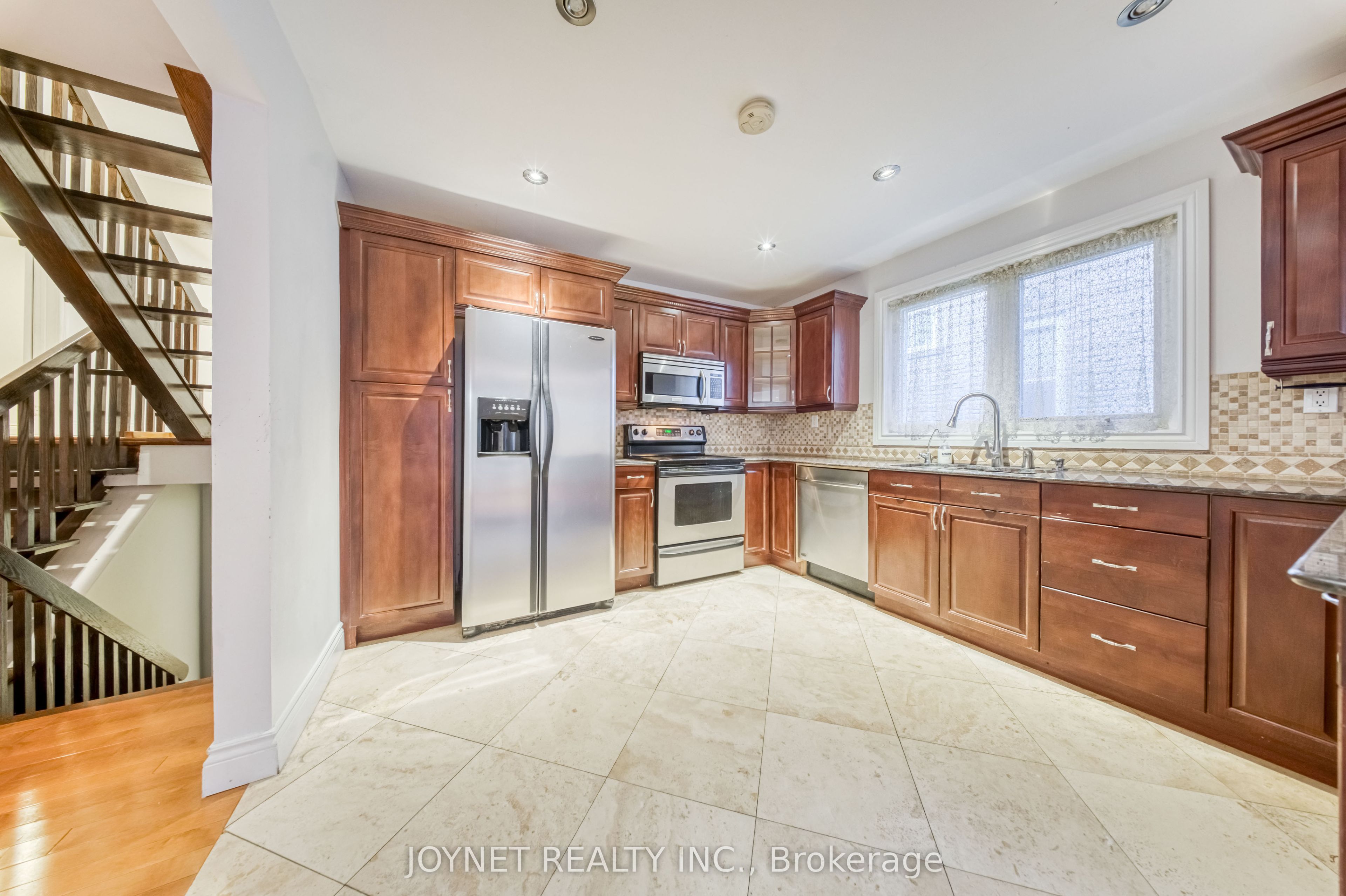 18 Bruce Farm Drive Property Photo 14
