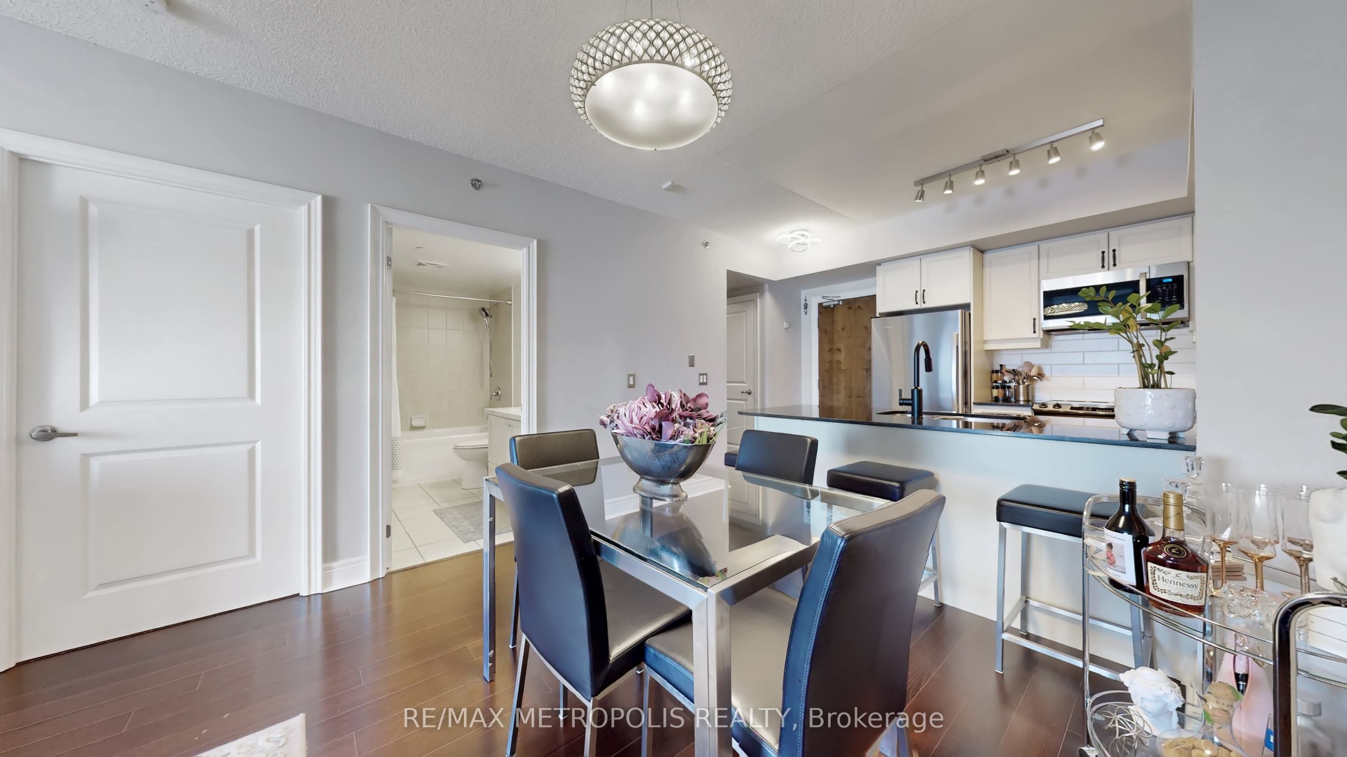 701 Sheppard Avenue W 228 Property Photo 9