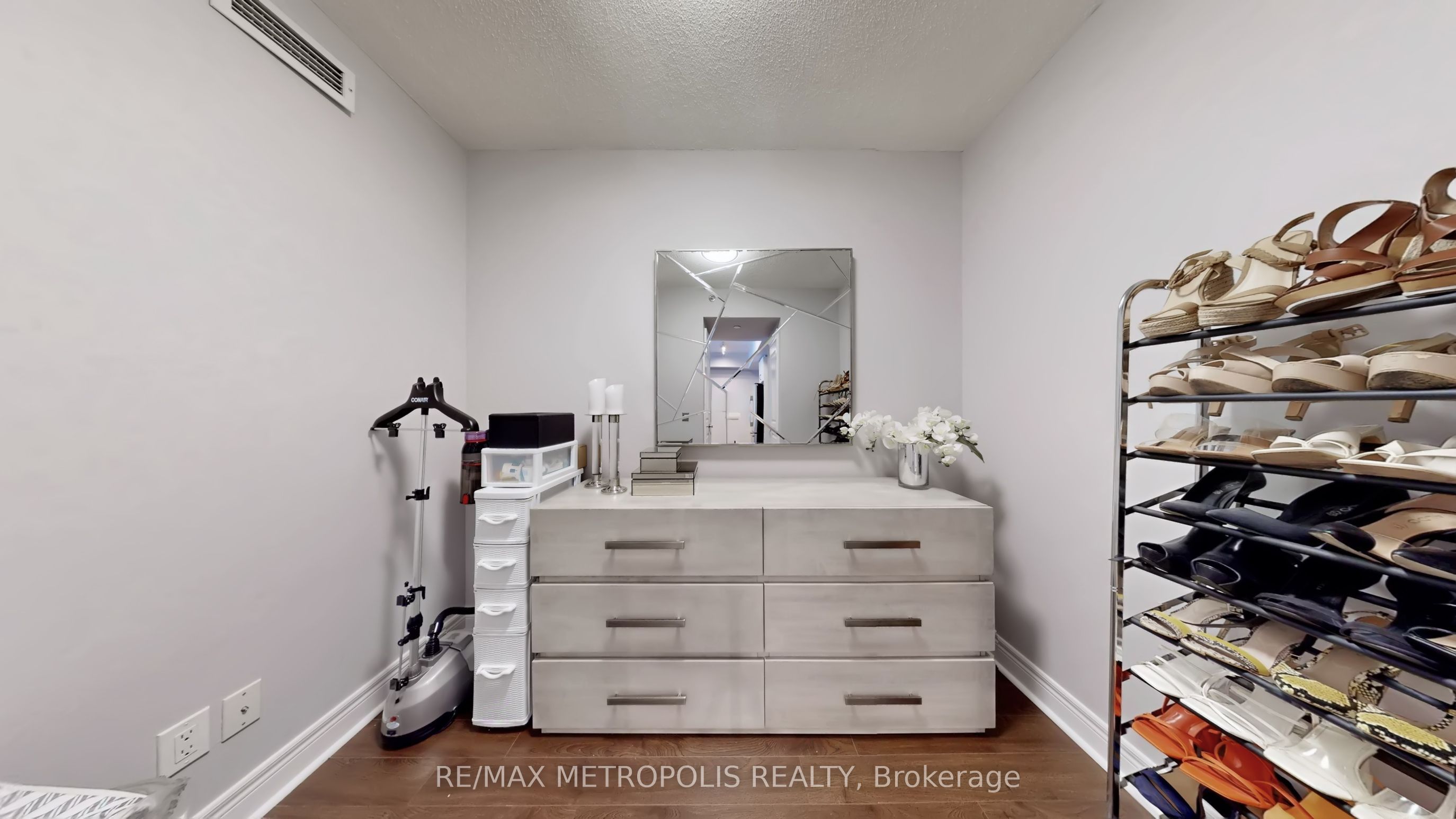 701 Sheppard Avenue W 228 Property Photo 19