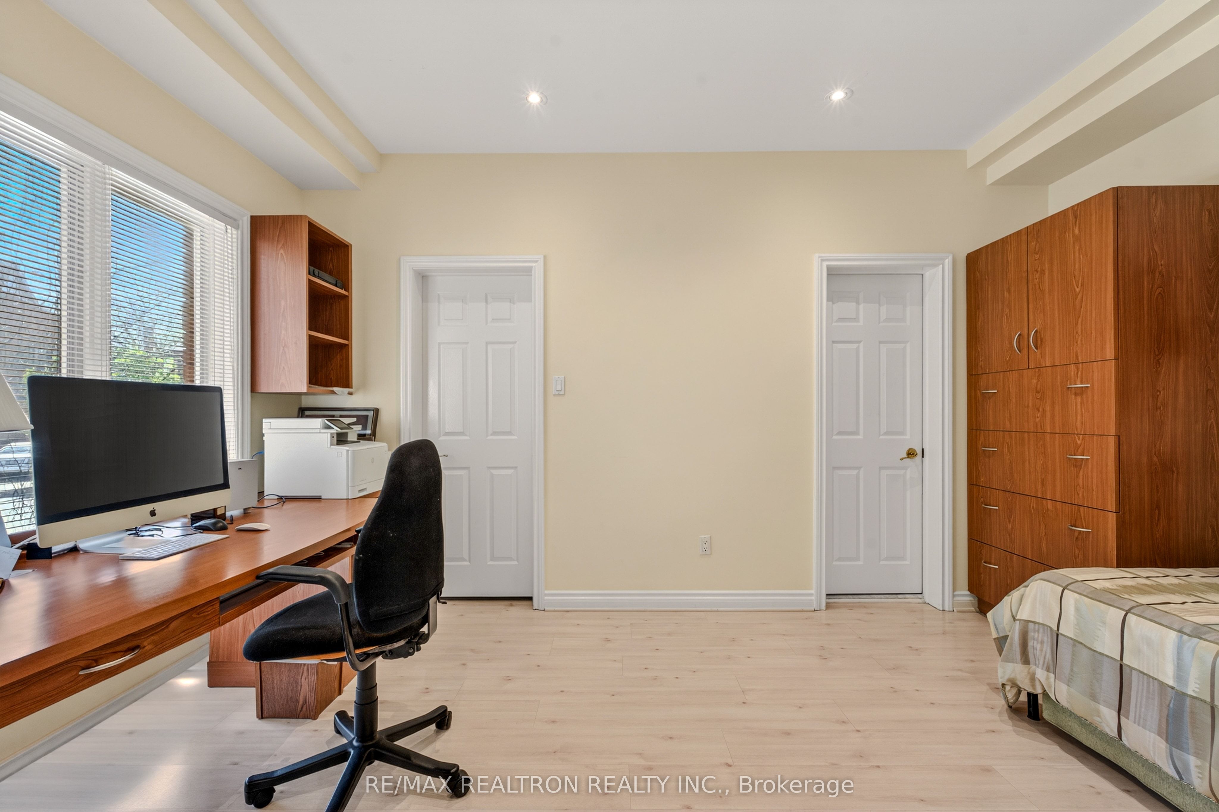 15 Sunforest Court Property Photo 31