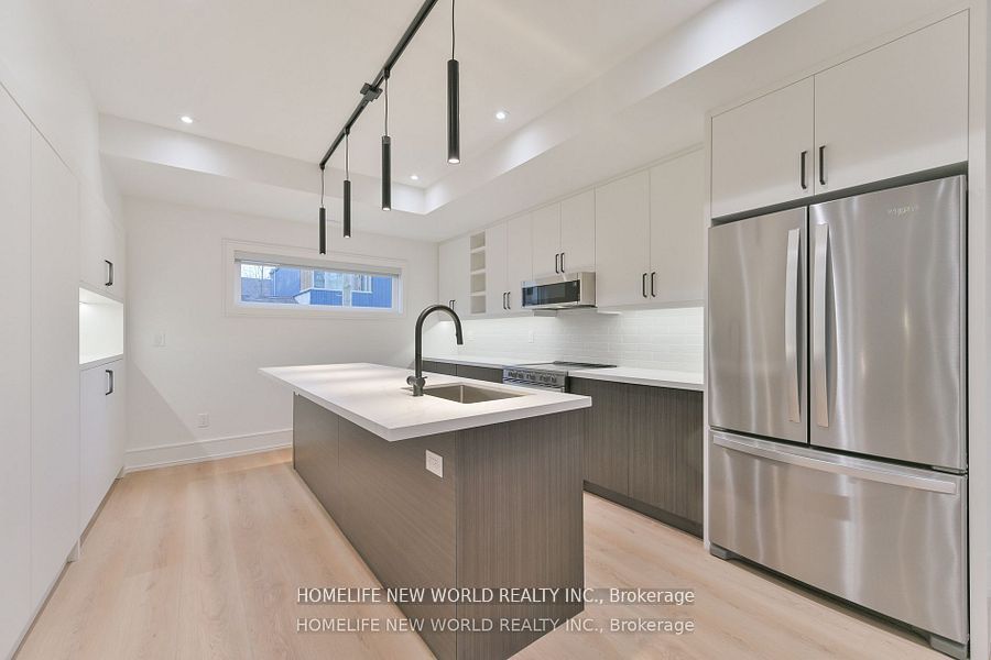 995 Dufferin Street Laneway Property Photo 2